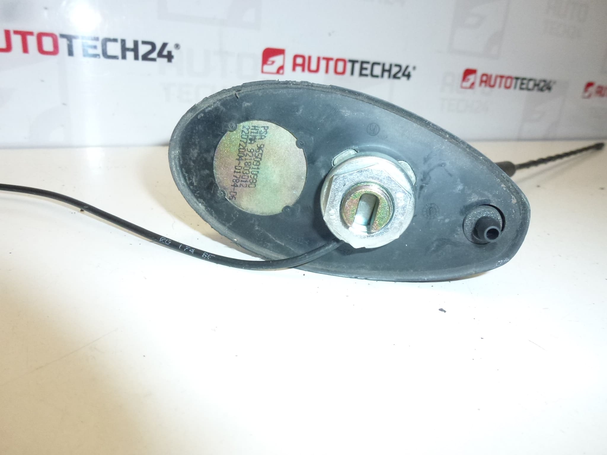 Antena cu pulverizator pentru Citroën C5 9650910980 6561Y0 - imagine 2