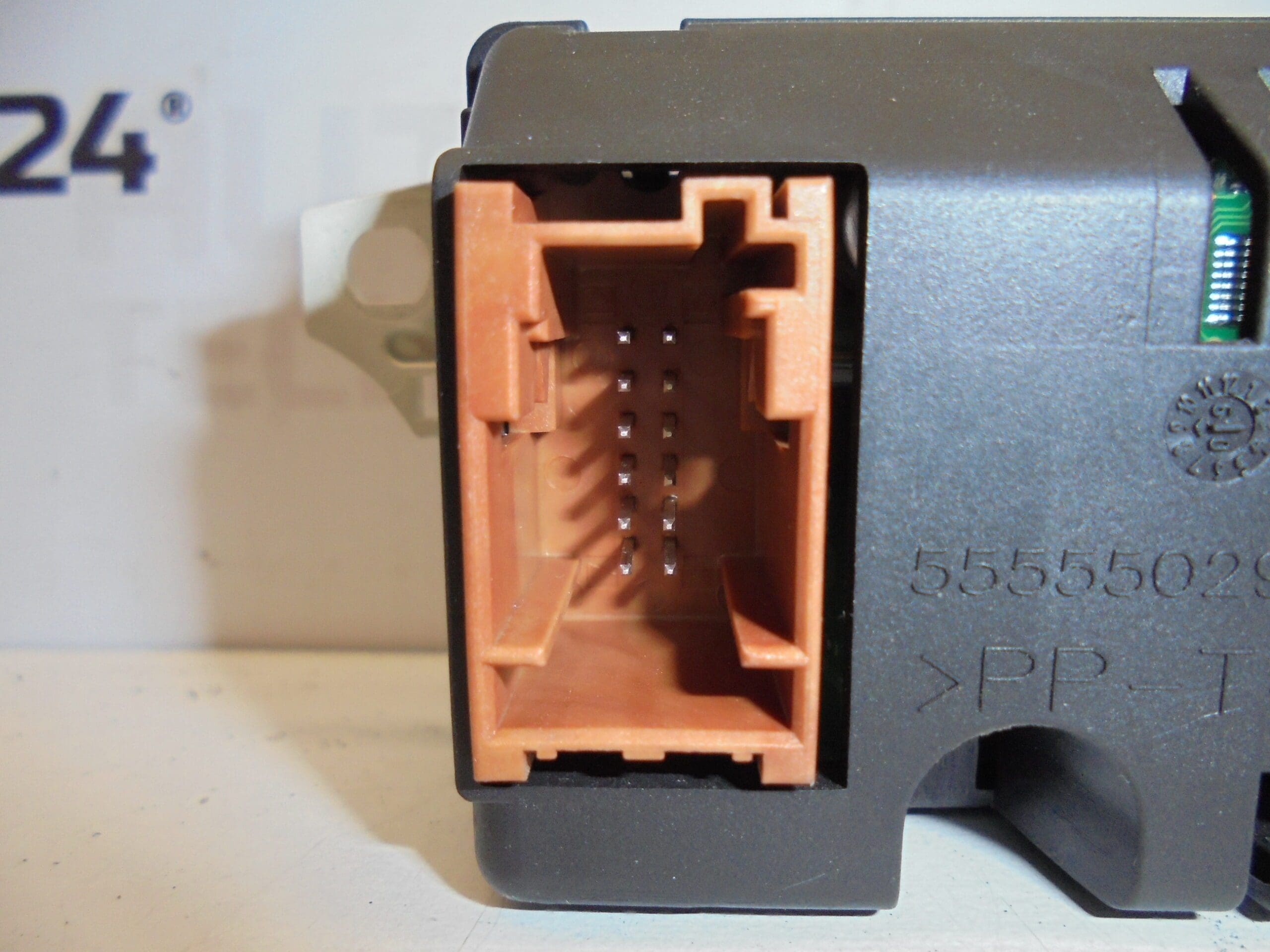 Display radio computer Citroën Peugeot 308 9666136680 6593F4