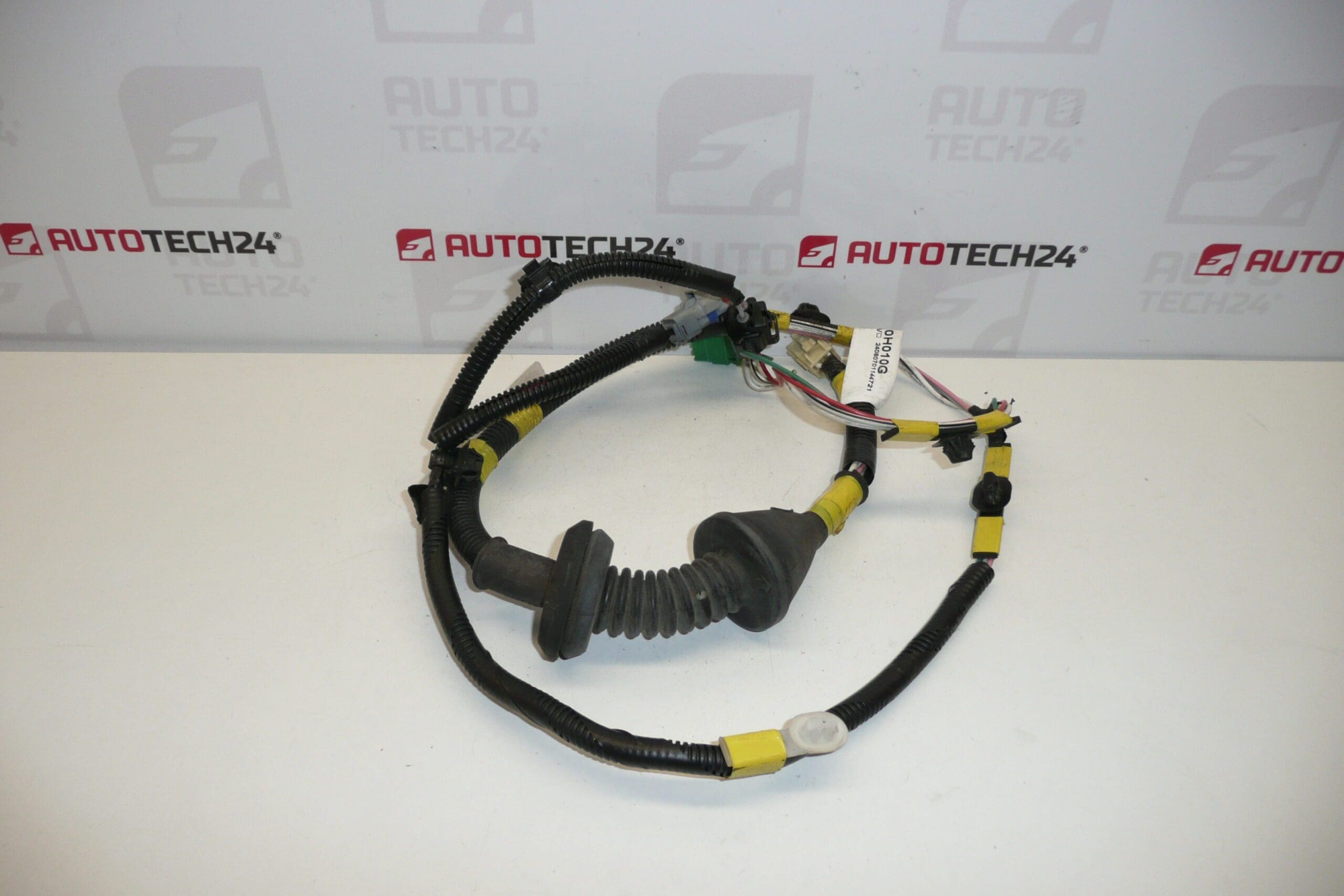 Cablajul portierei dreapta fata Citroën C1 Peugeot 107 821510H010G 6559N9