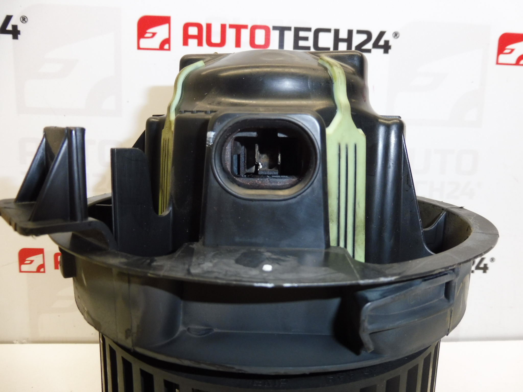 Ventilator de incalzire Valeo Citroën Peugeot 207 N102993X