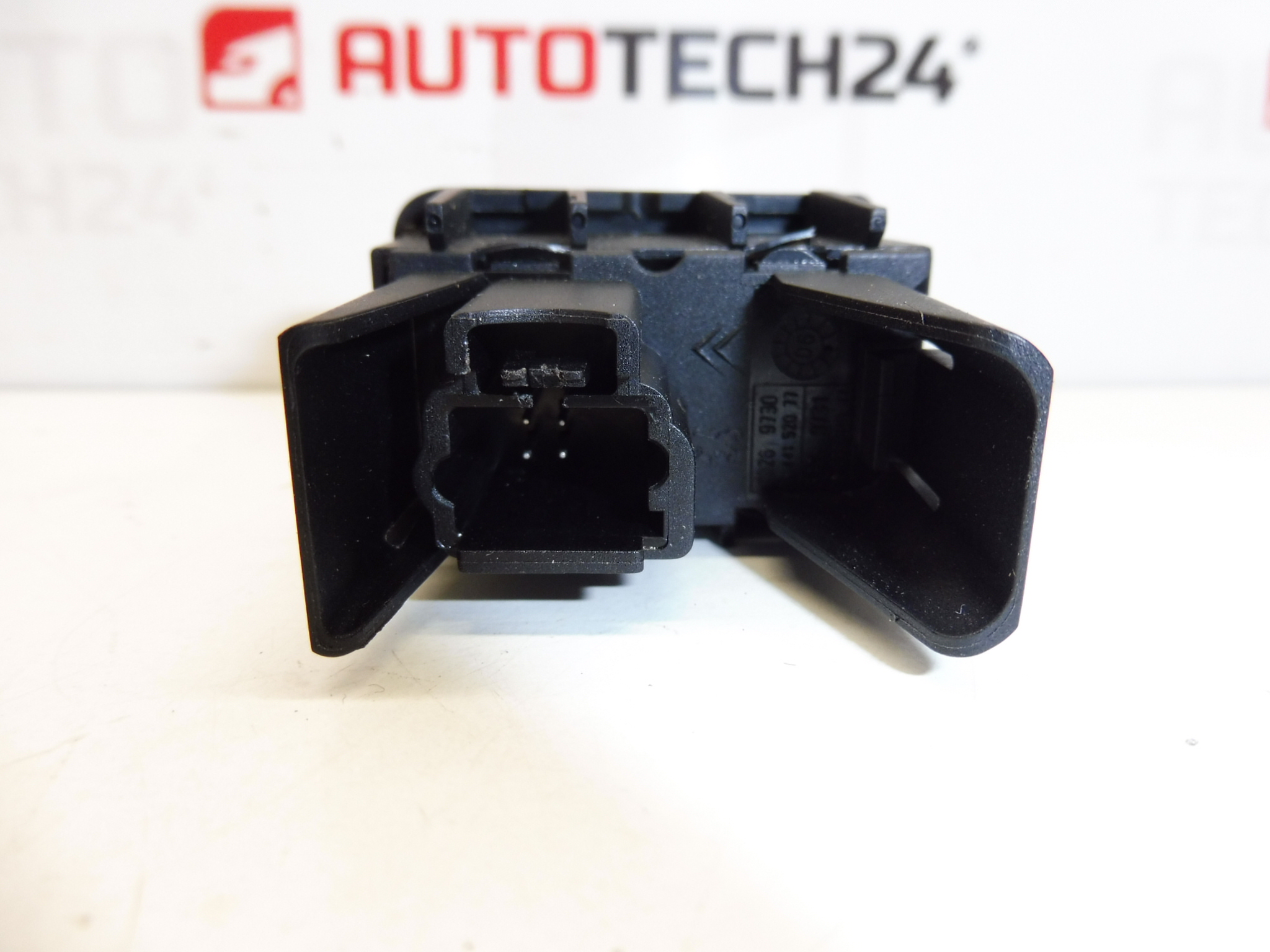 Comandă trapă Citroën Peugeot 96441520XT 6554L2