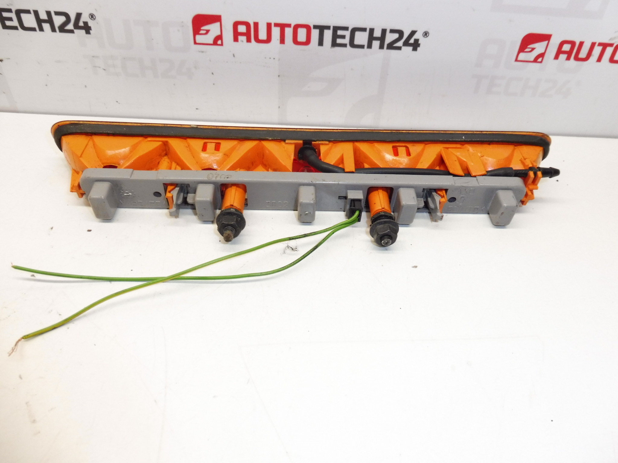 3. lumina frana Peugeot 206 206+ 6350K5