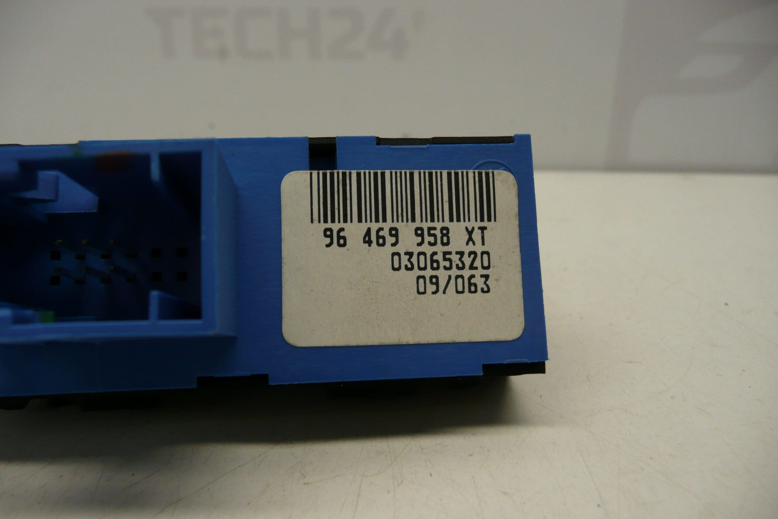 Comutator PDC si inchidere centralizata Peugeot 407 96469958XT 6554EY