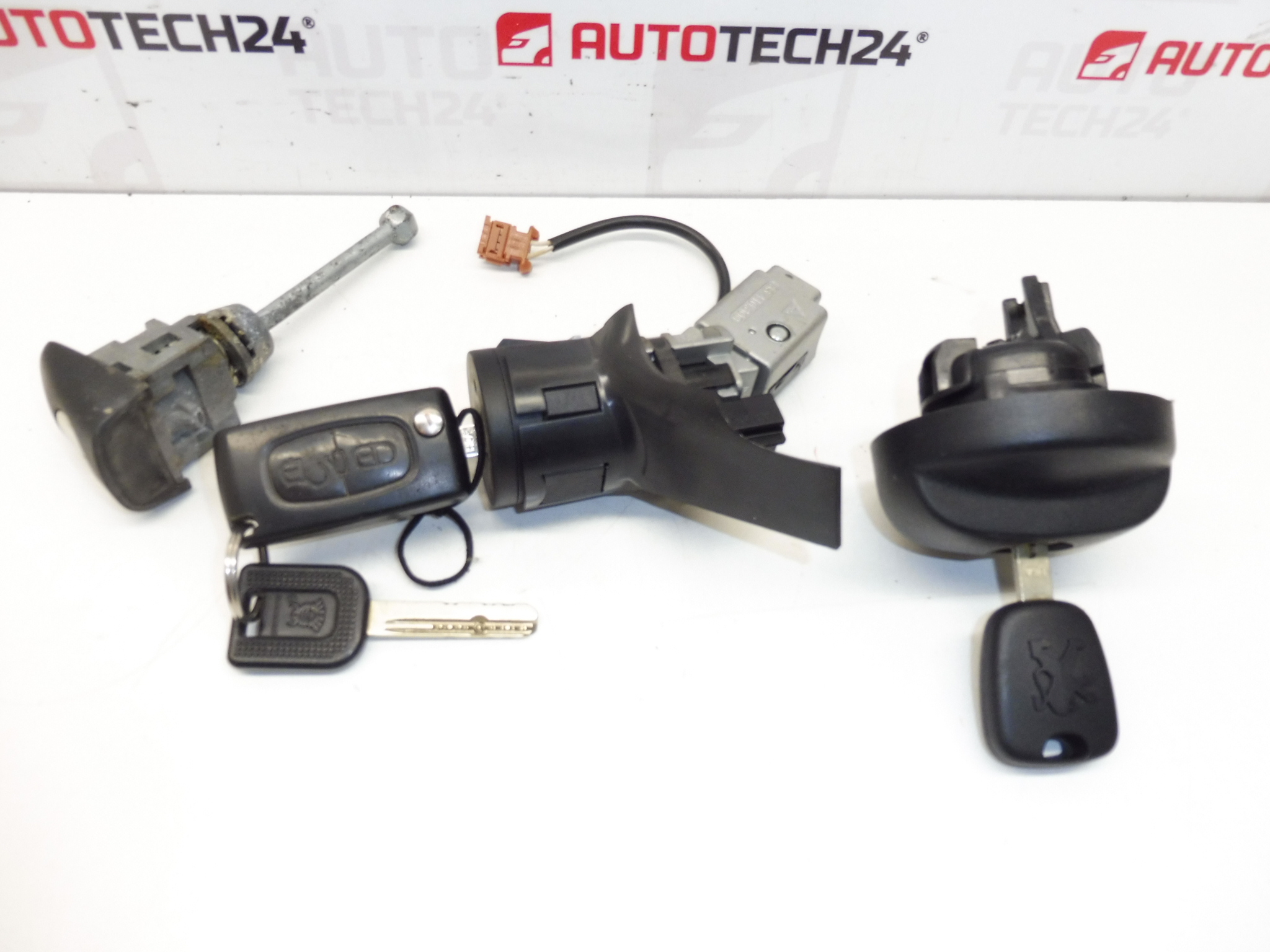 Set broaste plus doua chei Peugeot 207 4162KF 4162NW