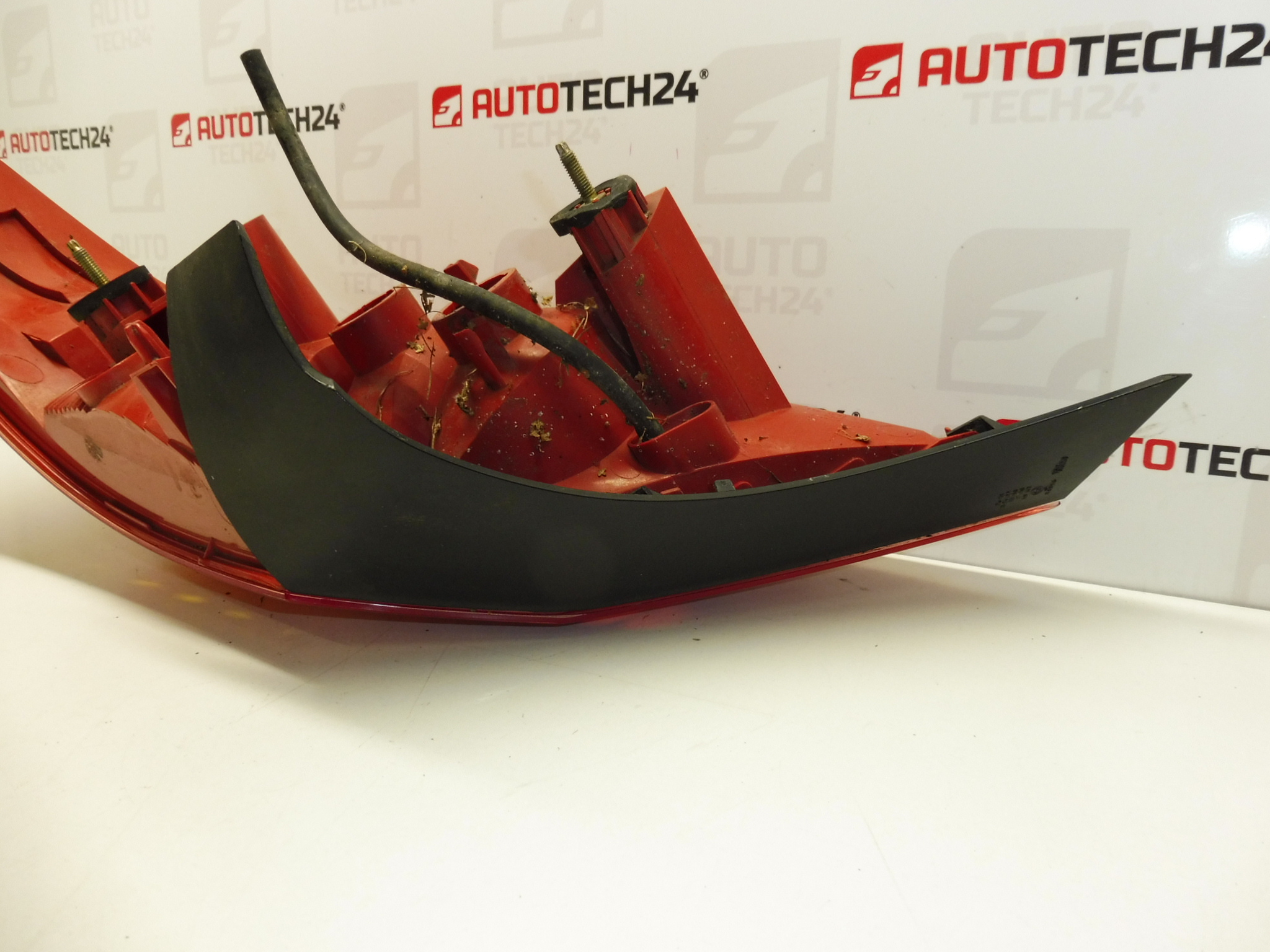 Lampa spate stanga Peugeot 407 COUPÉ 9648537680 6350Y1