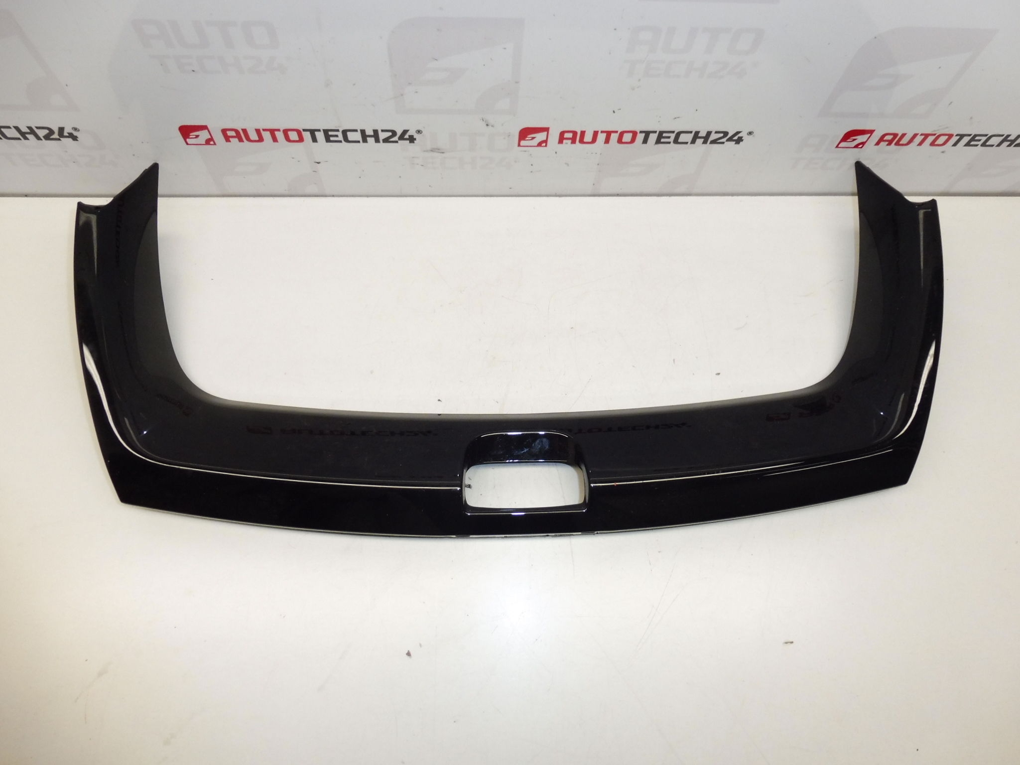 Husa decorativa Citroën C4 Picasso 9681036277 8209J2