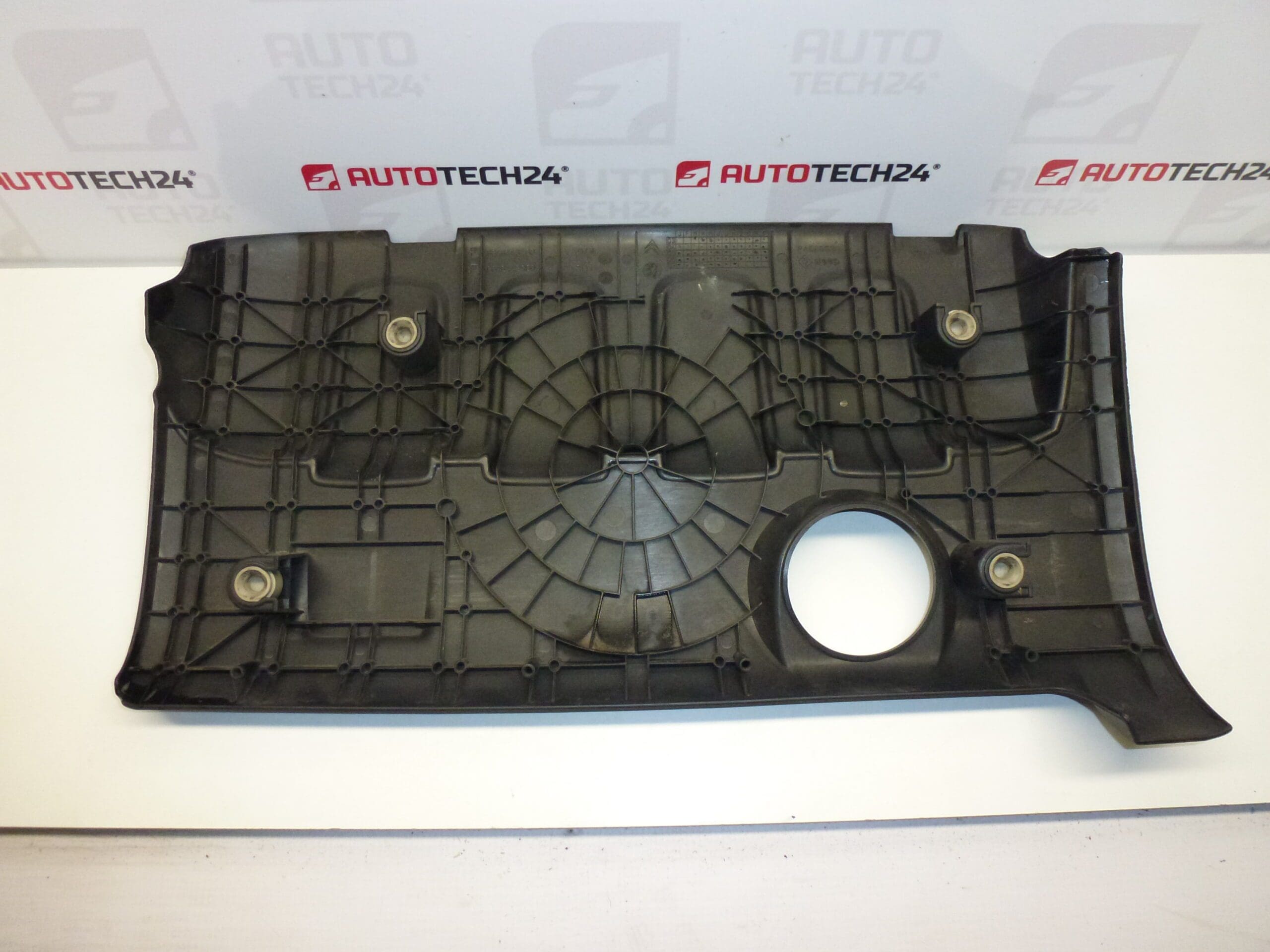 Capacul motorului 1.4 16V KFU Citroën 9648443480 9648442980 013754