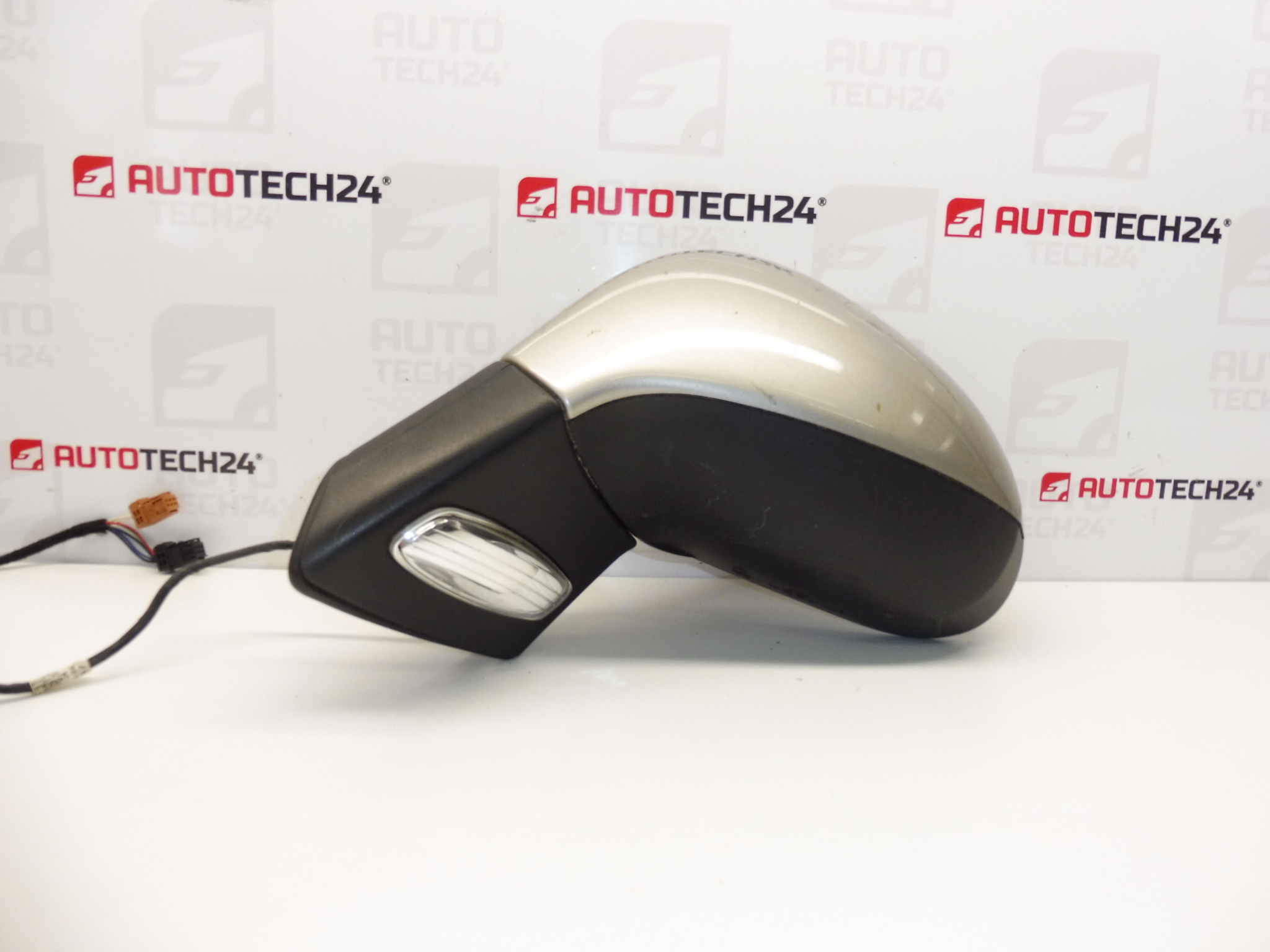 Oglinda stanga Peugeot 207 96806498XT 8149ZG