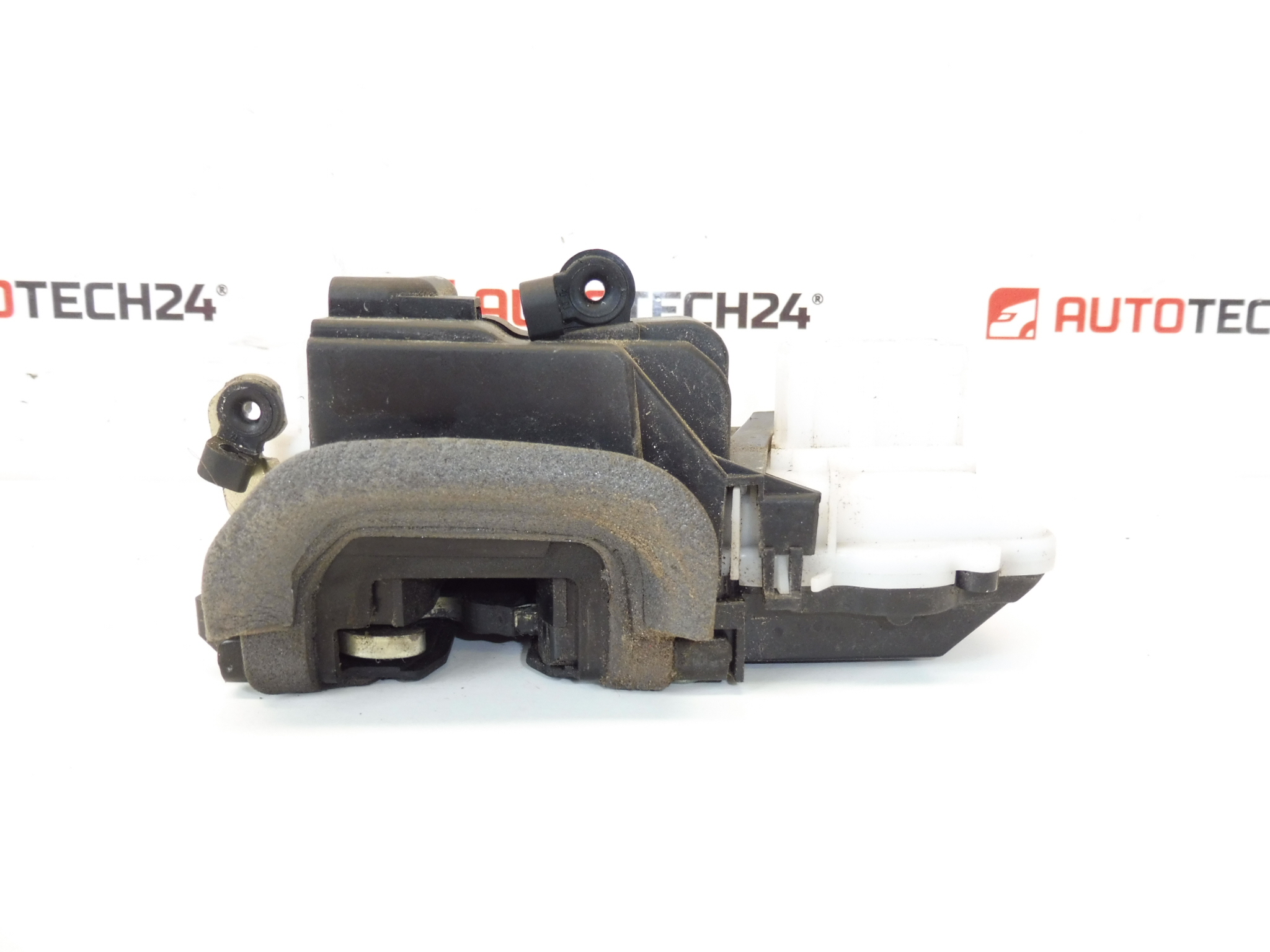 Inchidere portiera fata dreapta Peugeot 607 9136H3