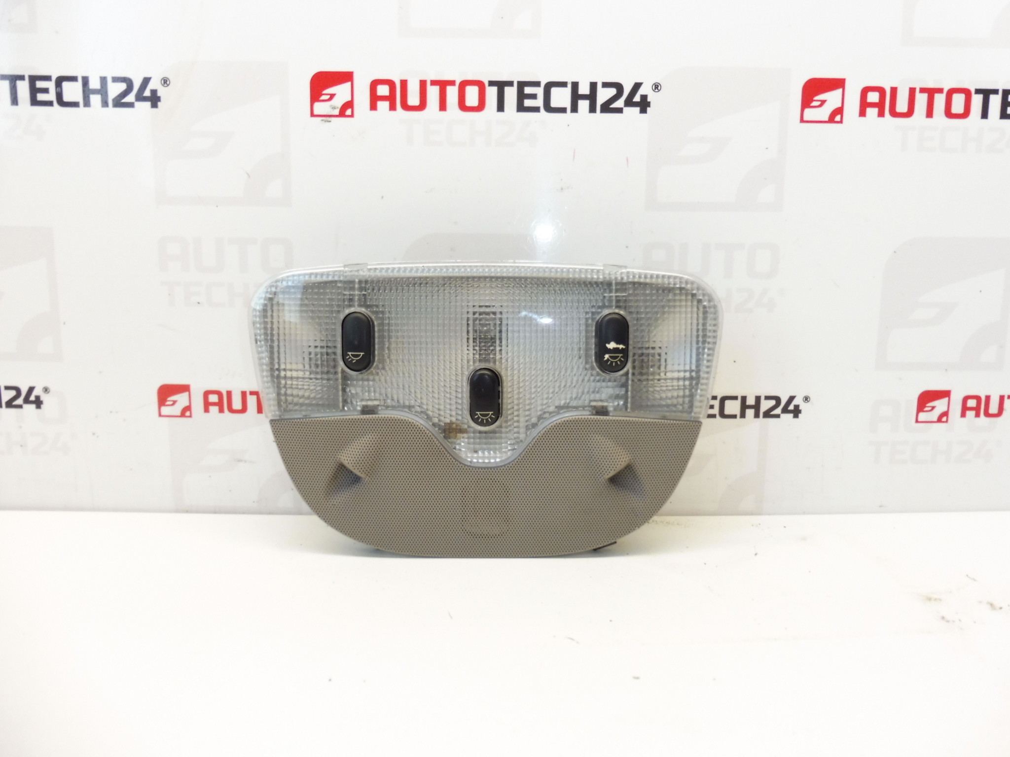 Lumina interioara Peugeot 607 9655389980 8146S5