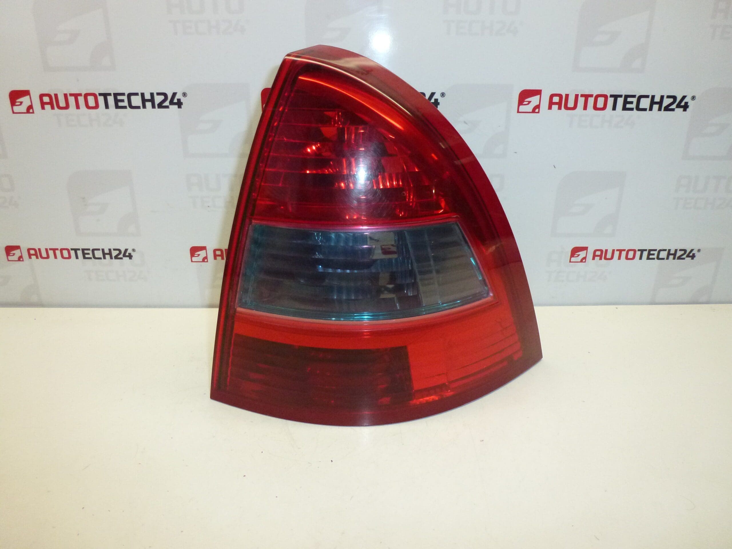 Lampa spate dreapta exterior Citroën C5 II sedan 89034070 6351V3