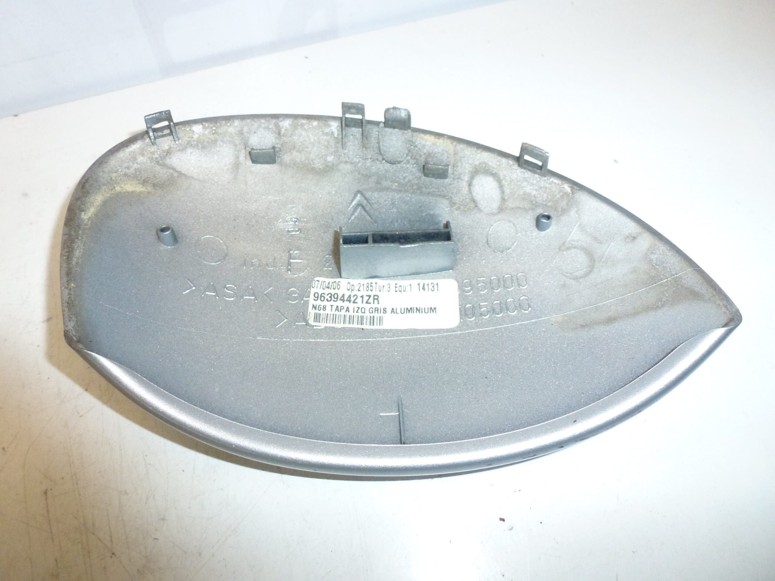 Capac oglindă stânga Citroën Xsara Picasso 96394421ZR argintiu cu EZRC