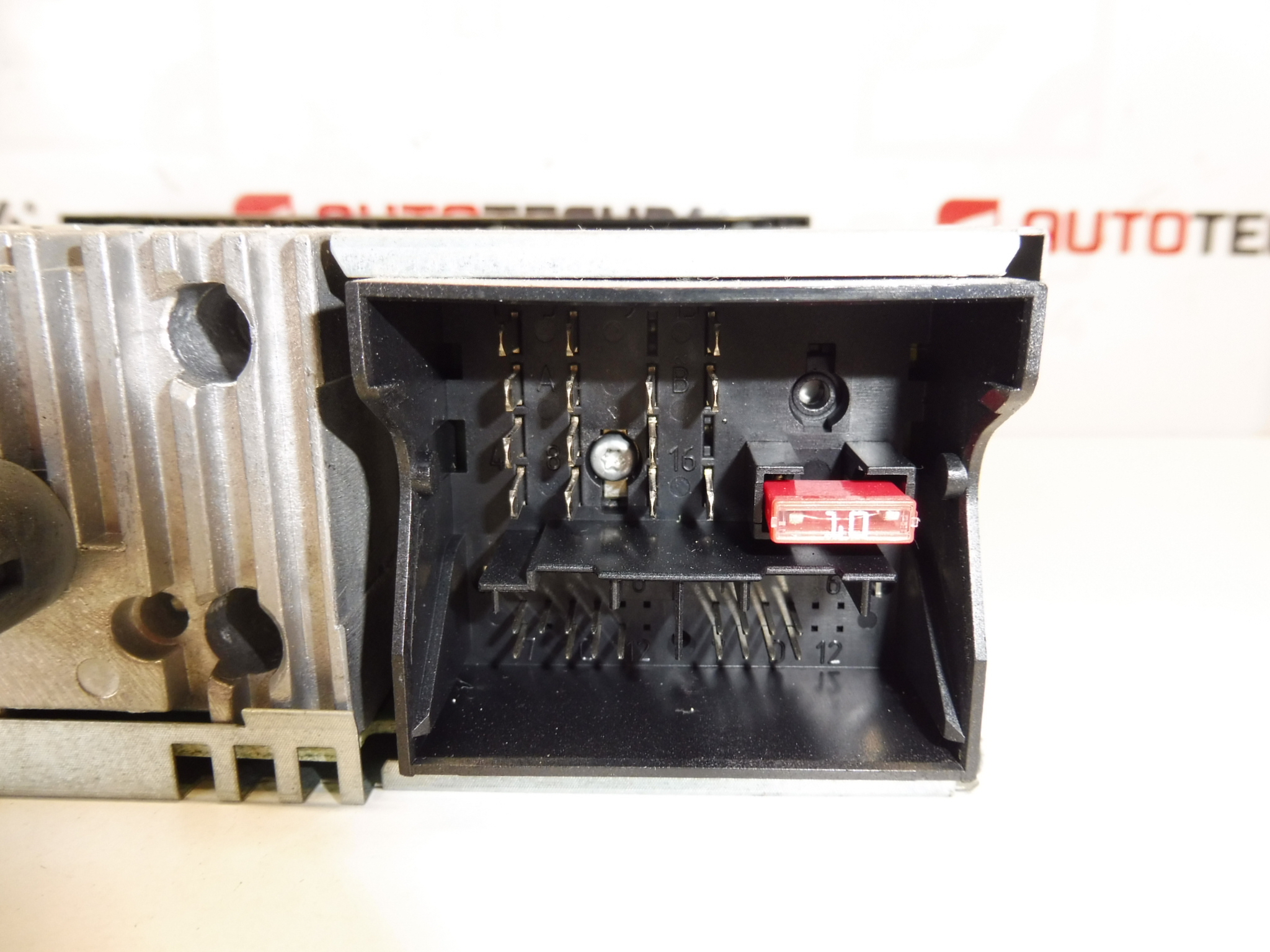 Radio auto cu CD Blaupunkt RD4 N1 - 02 Citroën Peugeot 9660646477