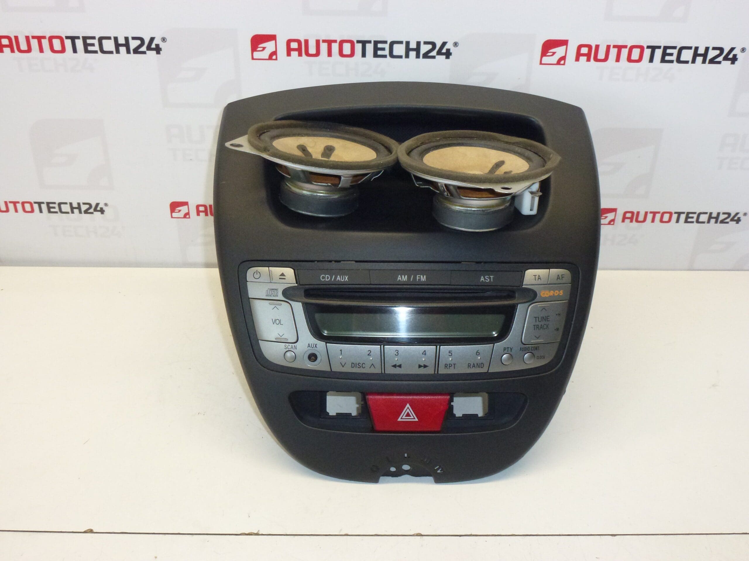 Radio auto CLARION cu CD Citroën C1 Peugeot 107