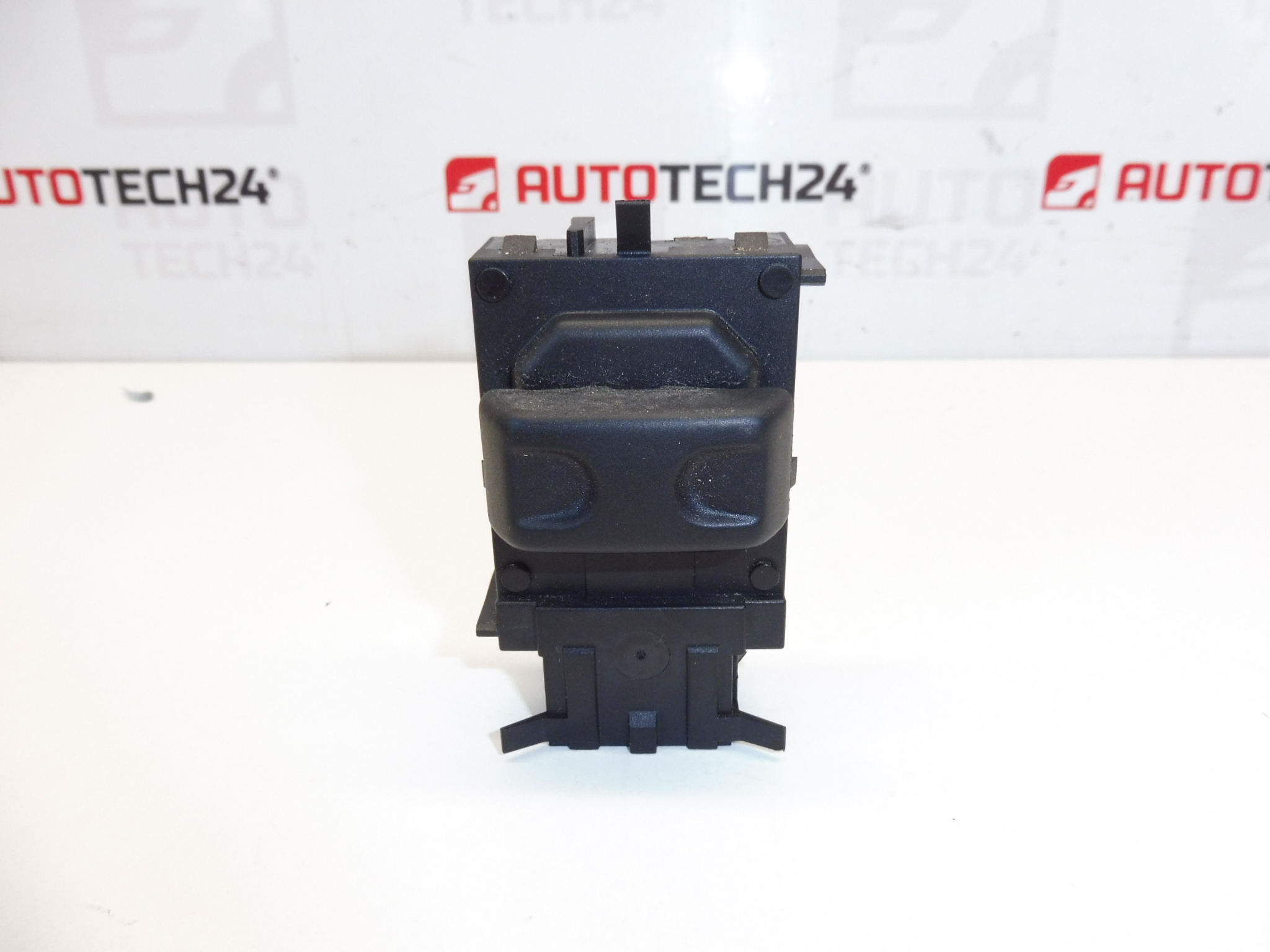 Comutator scaun pasager Citroën C5 X7 96602209XT 8898HY