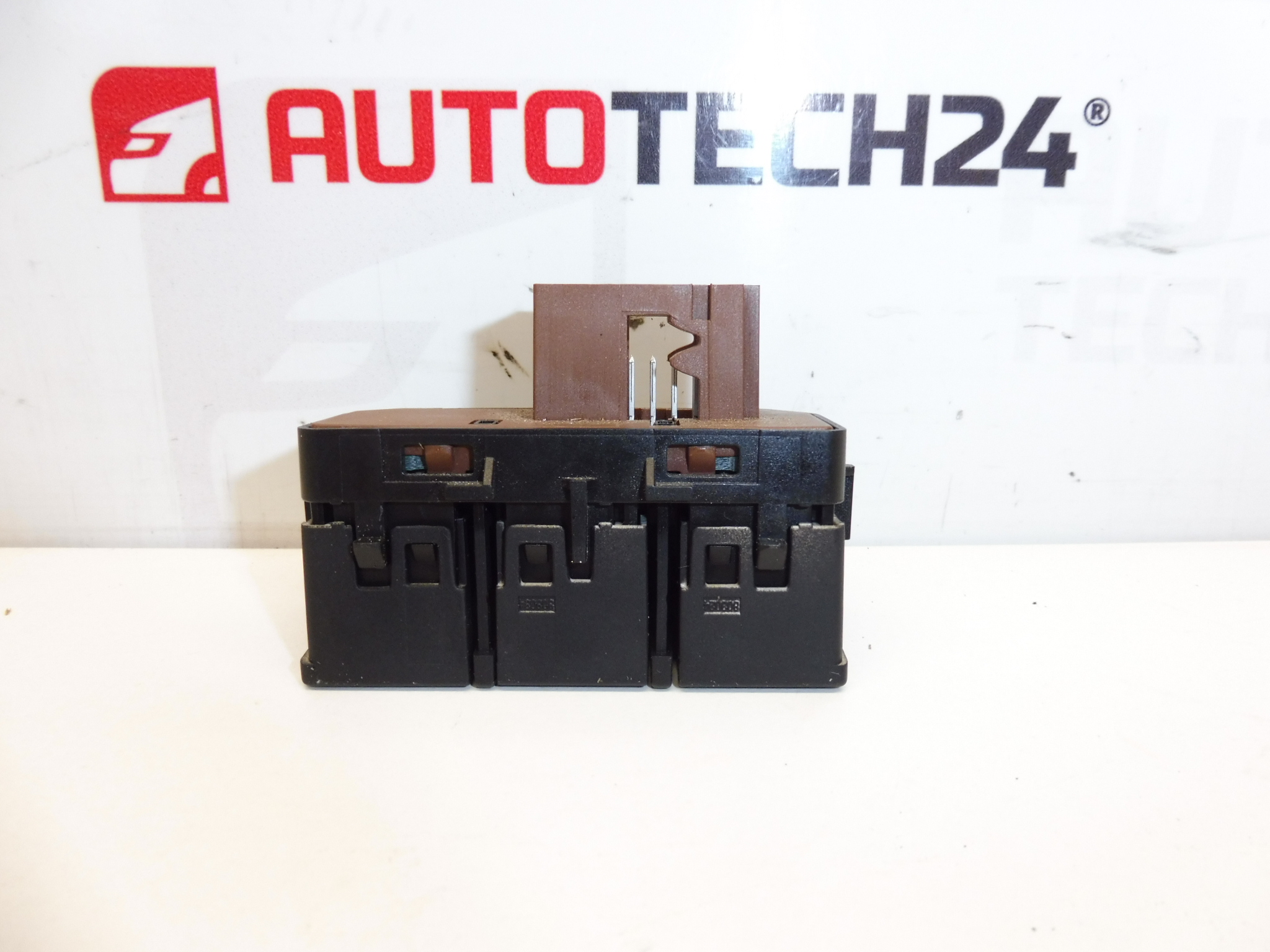 Comutator inchidere centralizata si SOS Citroën C5 X7 96645838ZD 649045