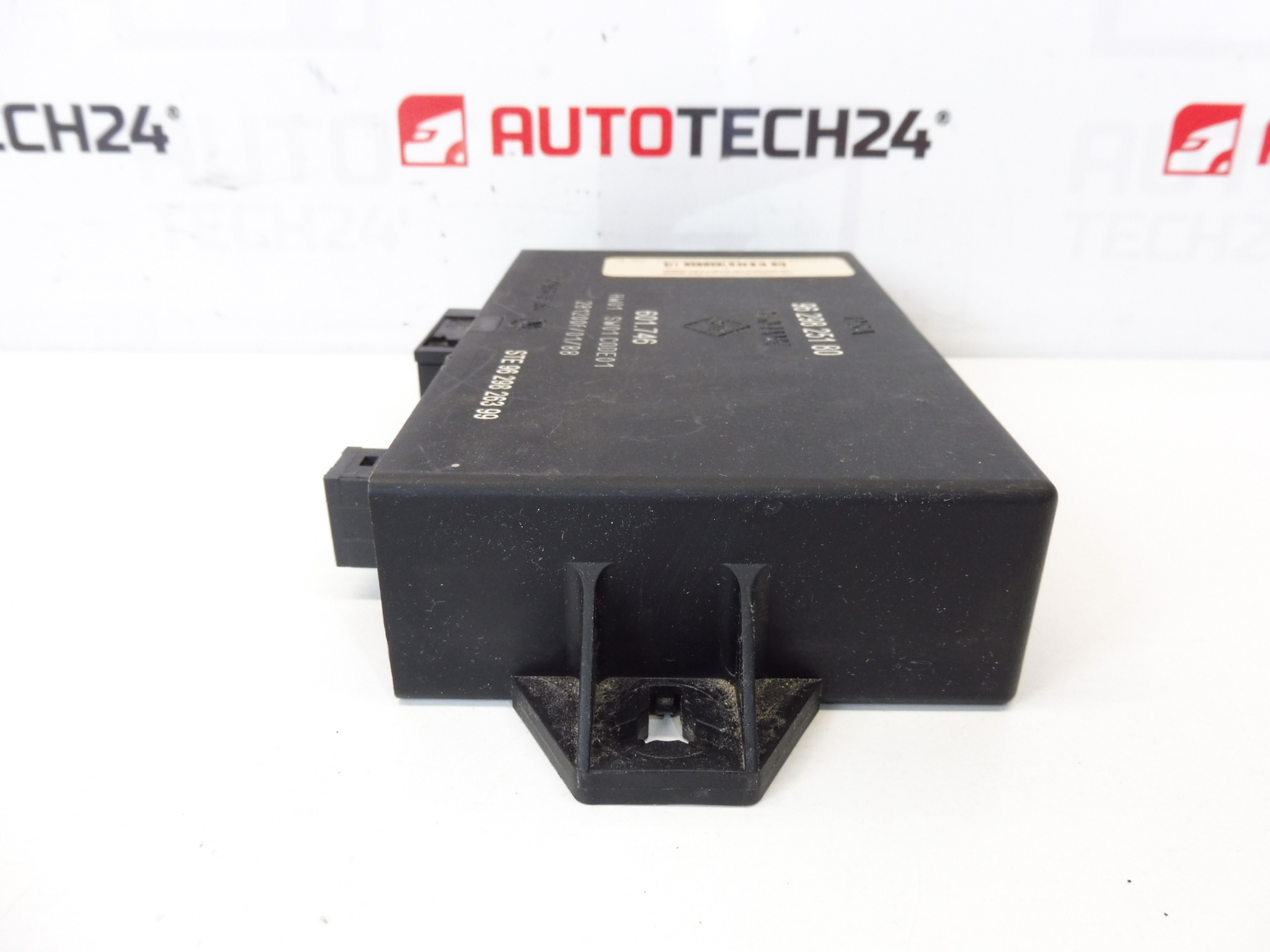 ECU asistent parcare Citroën 9629825180 601.746