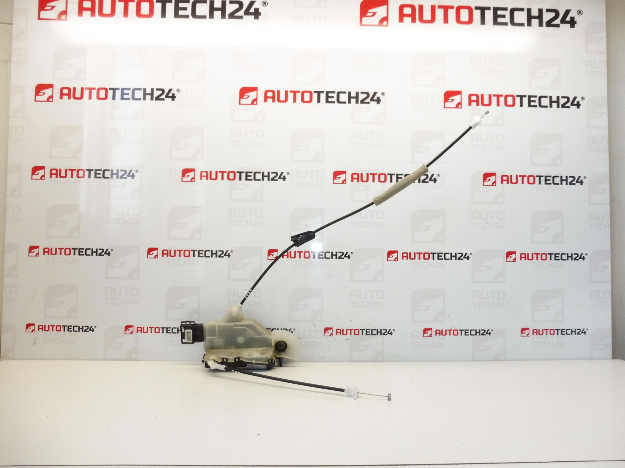 Inchidere portiera fata stanga Peugeot 308 A048069 A04944 9800616680