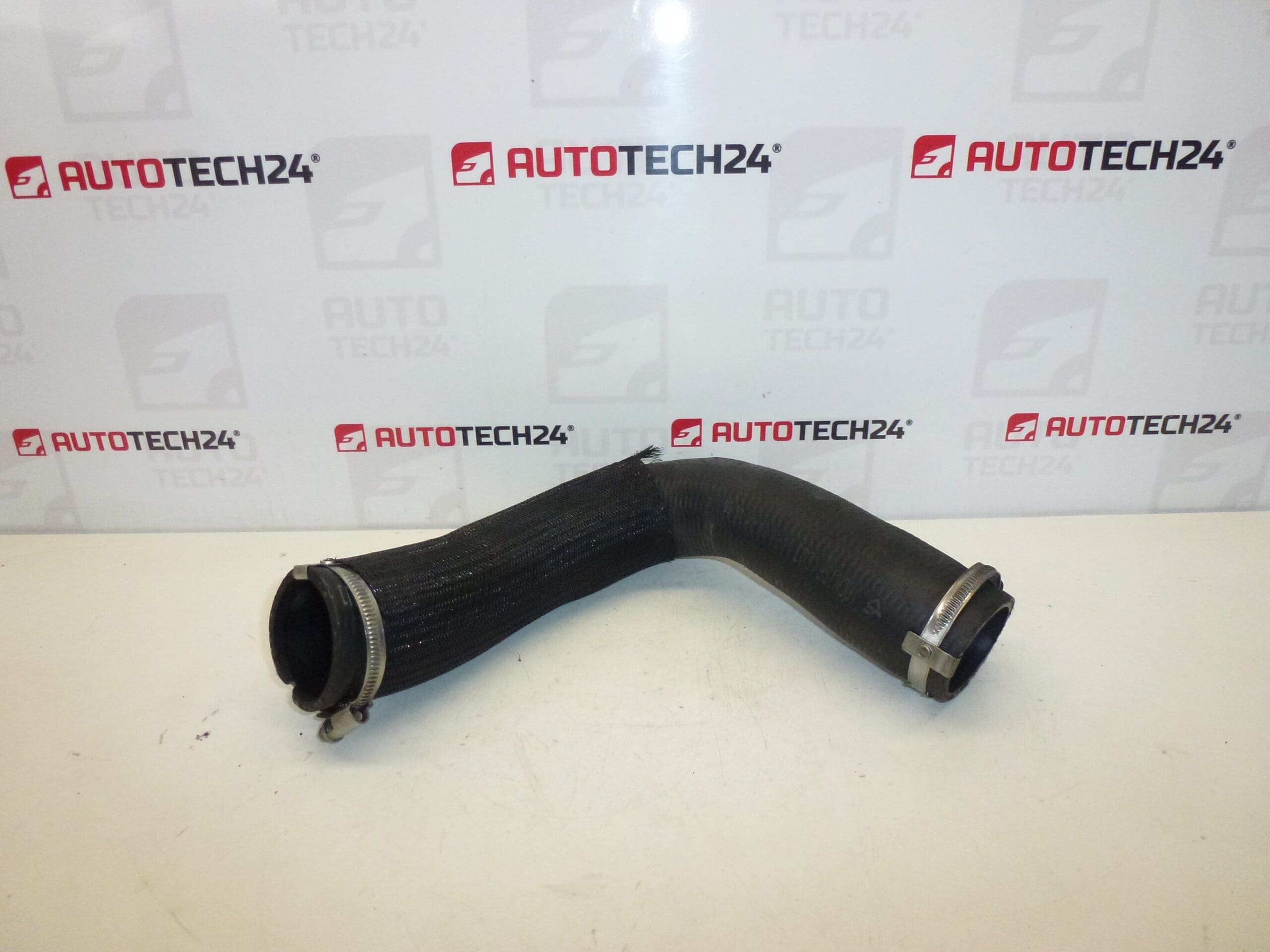 Furtun turbocompresor Citroën Peugeot 1.4 HDI 9675348580