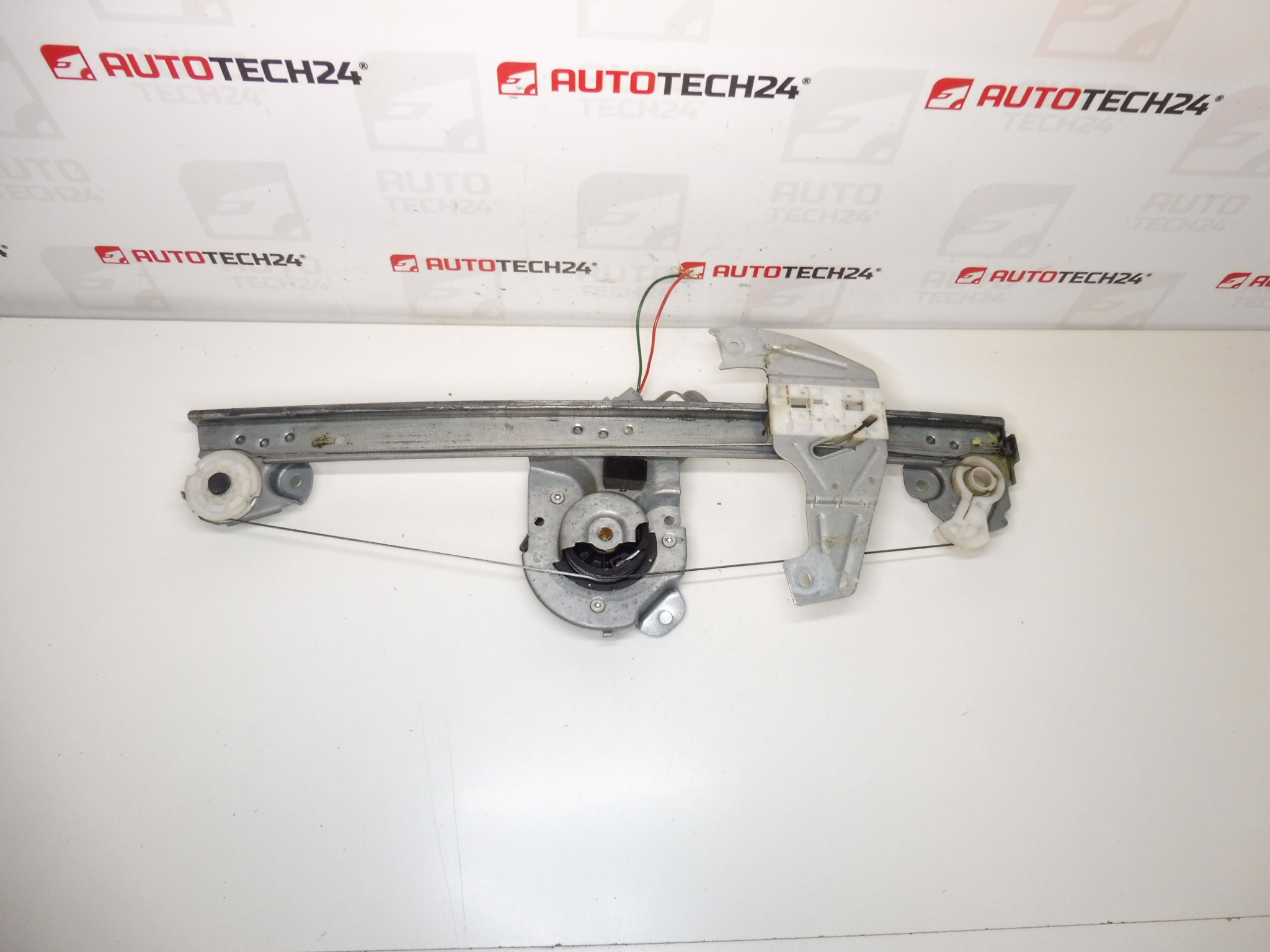 Citroën C1 Peugeot 107 Geam fata stanga Descarca 9221T8