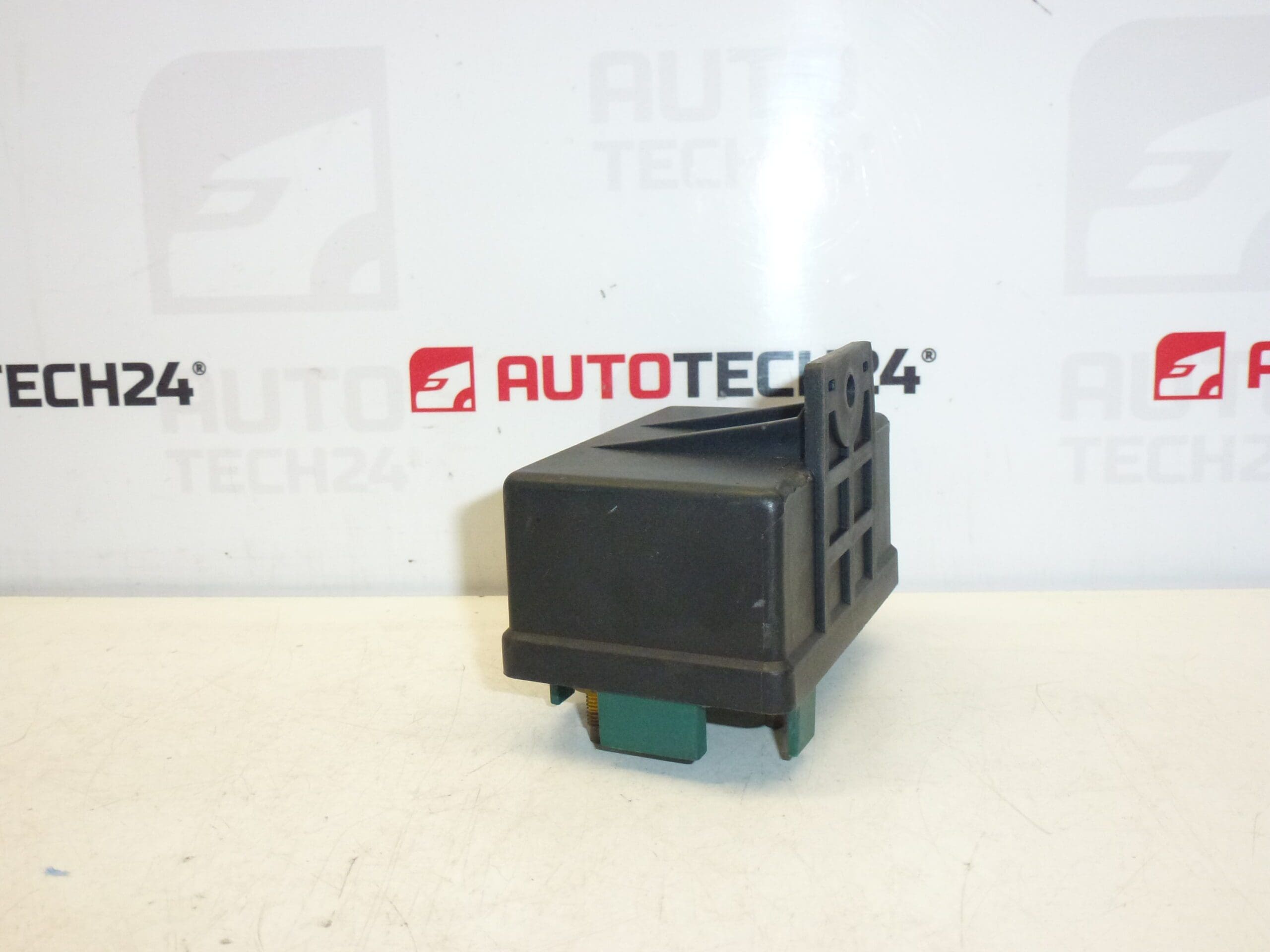 Releu incandescent NAGARES Citroën Peugeot 9616582380