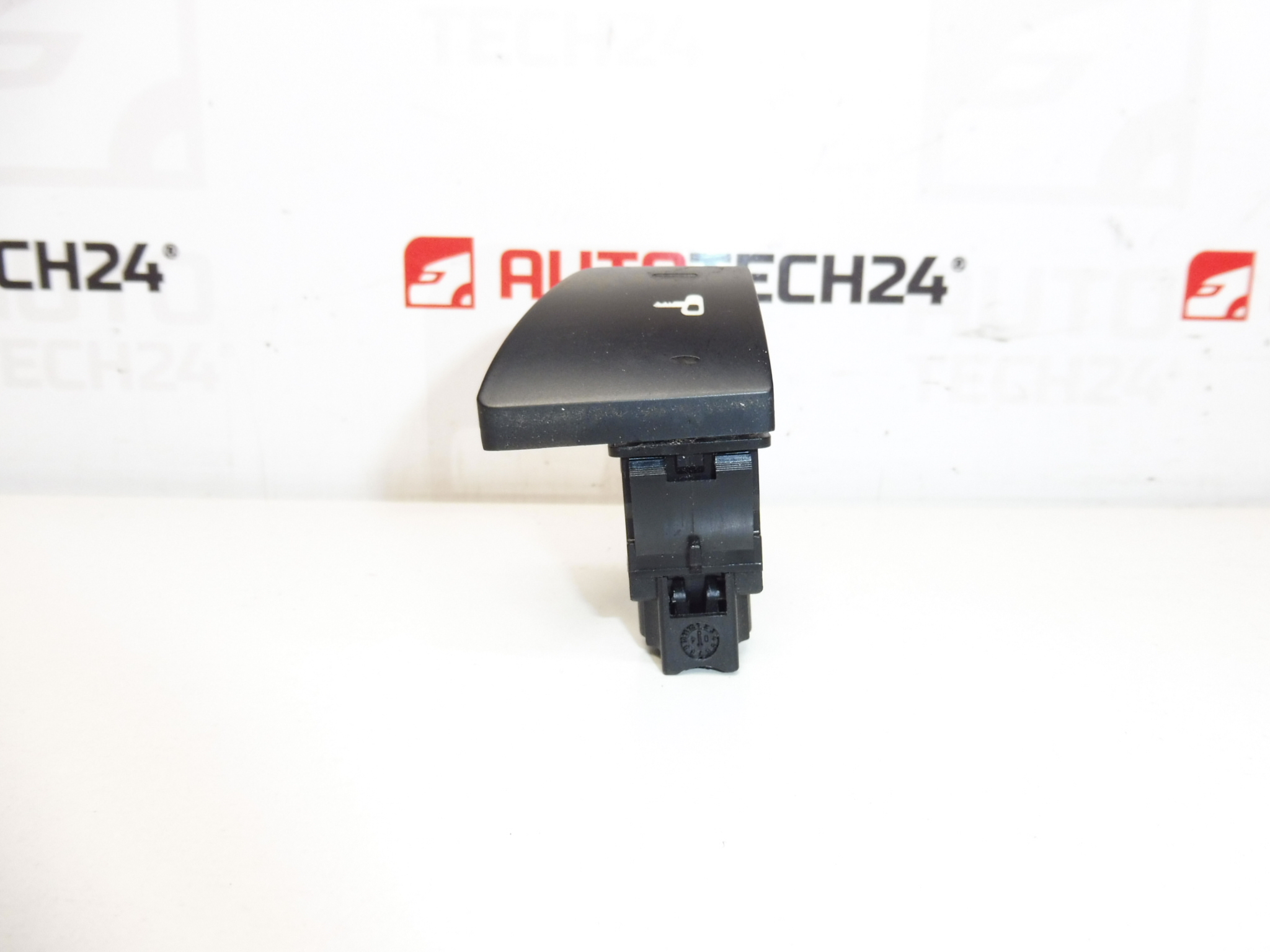 Controler închidere centralizată Peugeot 307 96366684XT 96366604XT