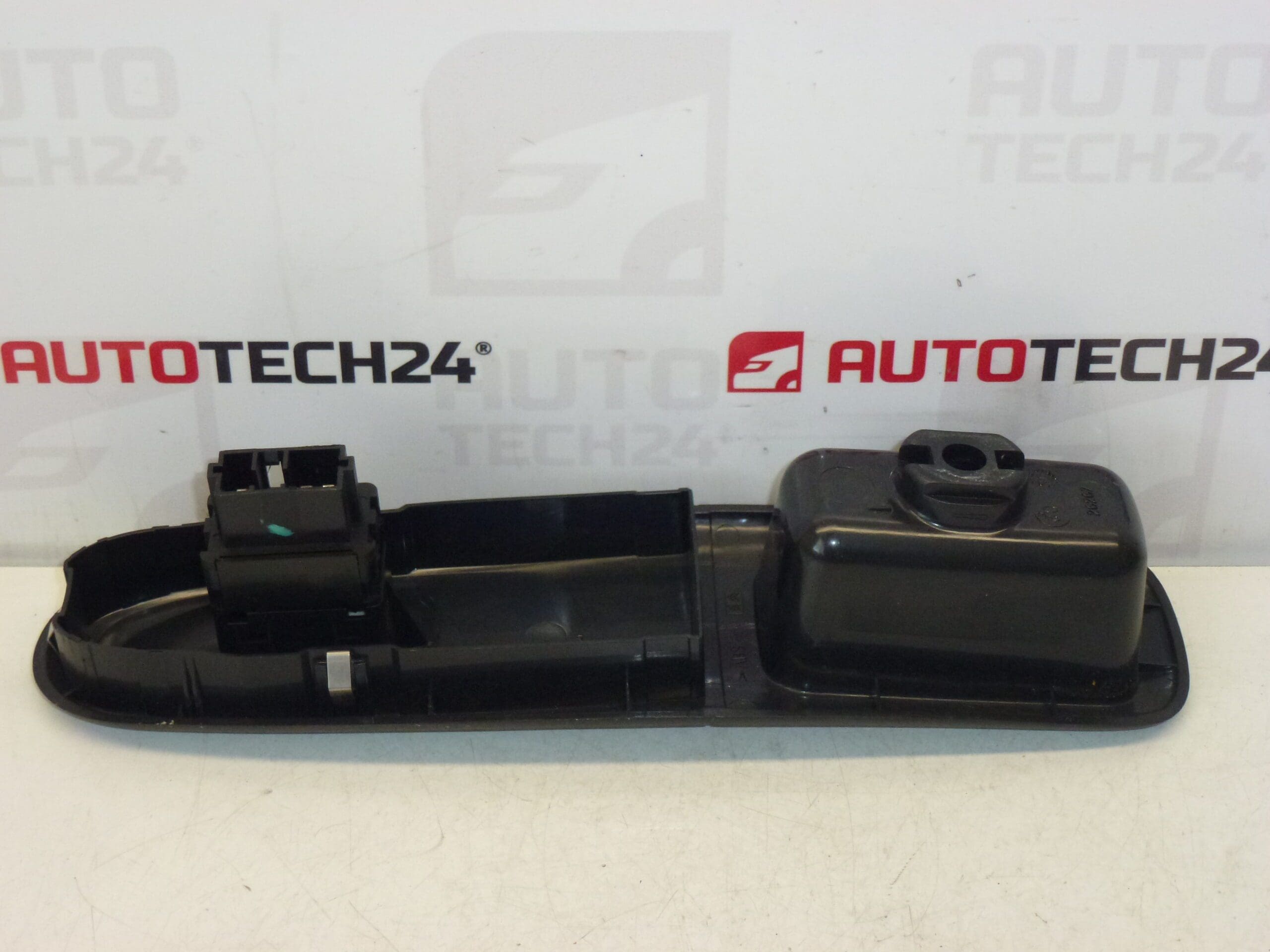 Comandă geam Peugeot 406 6552ZZ