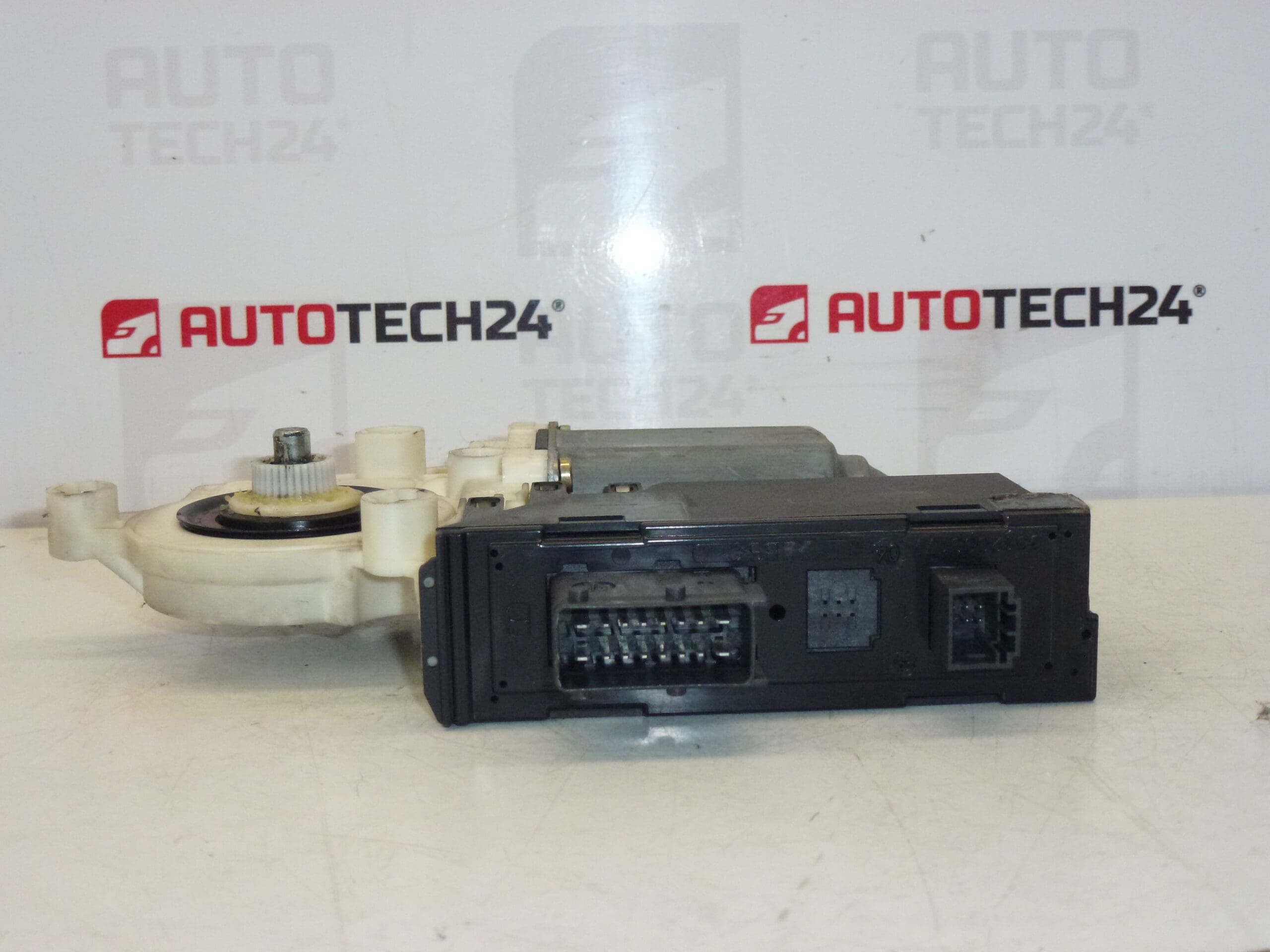 Citroën Peugeot Motor de înfășurare geam față stânga 1488724080 9221V2