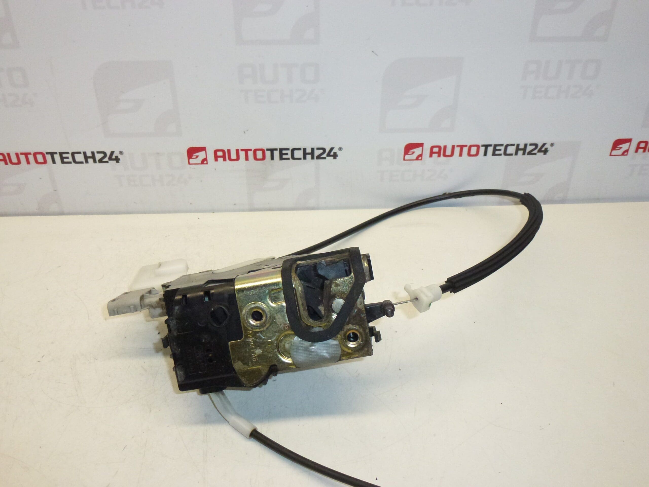 Inchidere portiera fata dreapta Peugeot 407 9656633180 9136CL