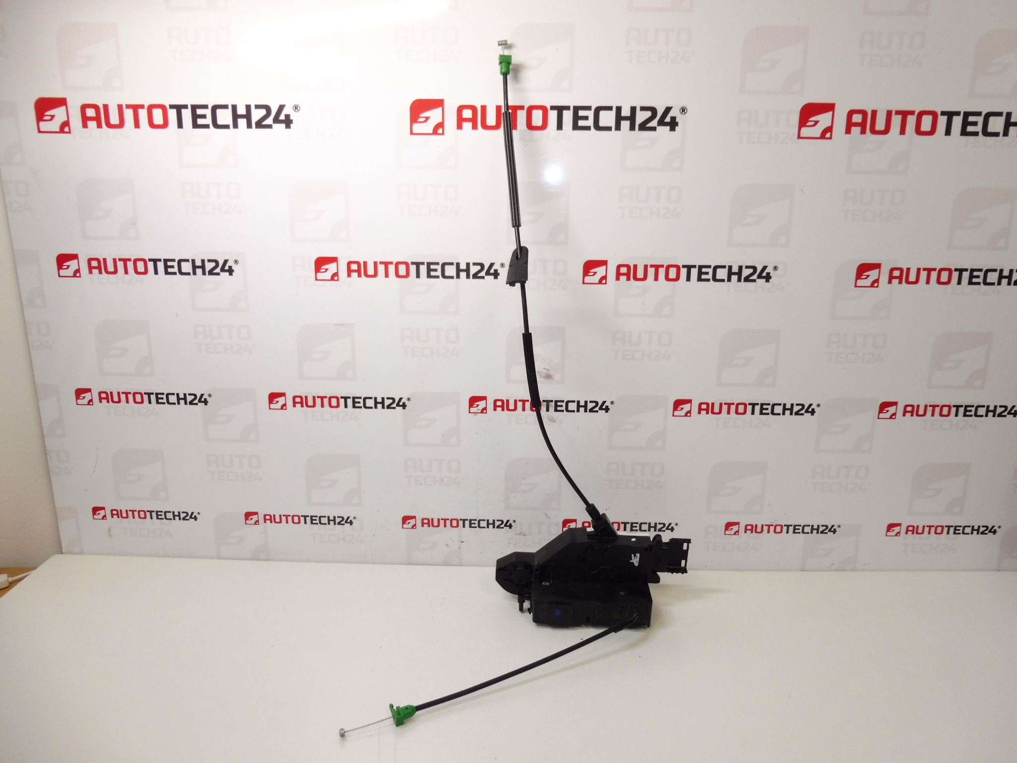 Inchidere portiera fata dreapta Citroën C3 Picasso 9136FH