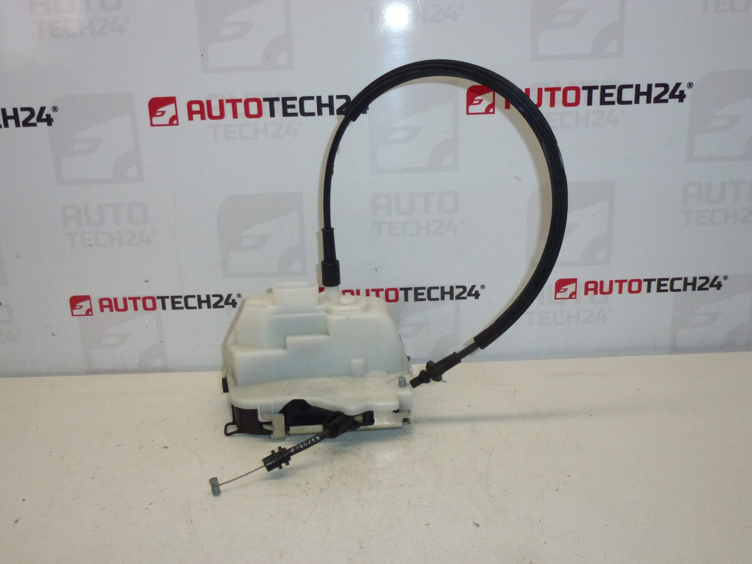 Inchidere portiera spate dreapta 4 PIN Citroën C3 56316680 61427180 9138K4