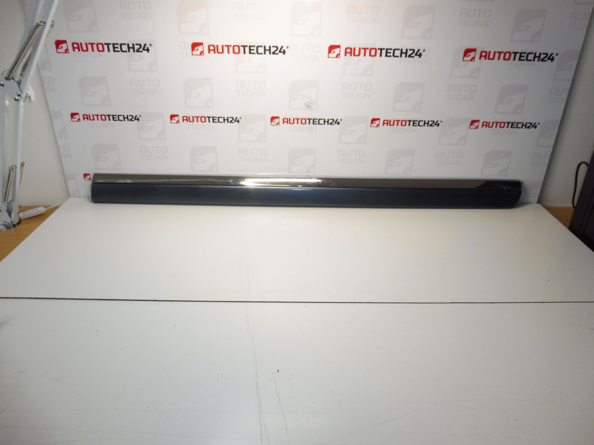 Molura portiera spate stanga Citroen C8 Peugeot 807 EZW 1401029977 8546W2