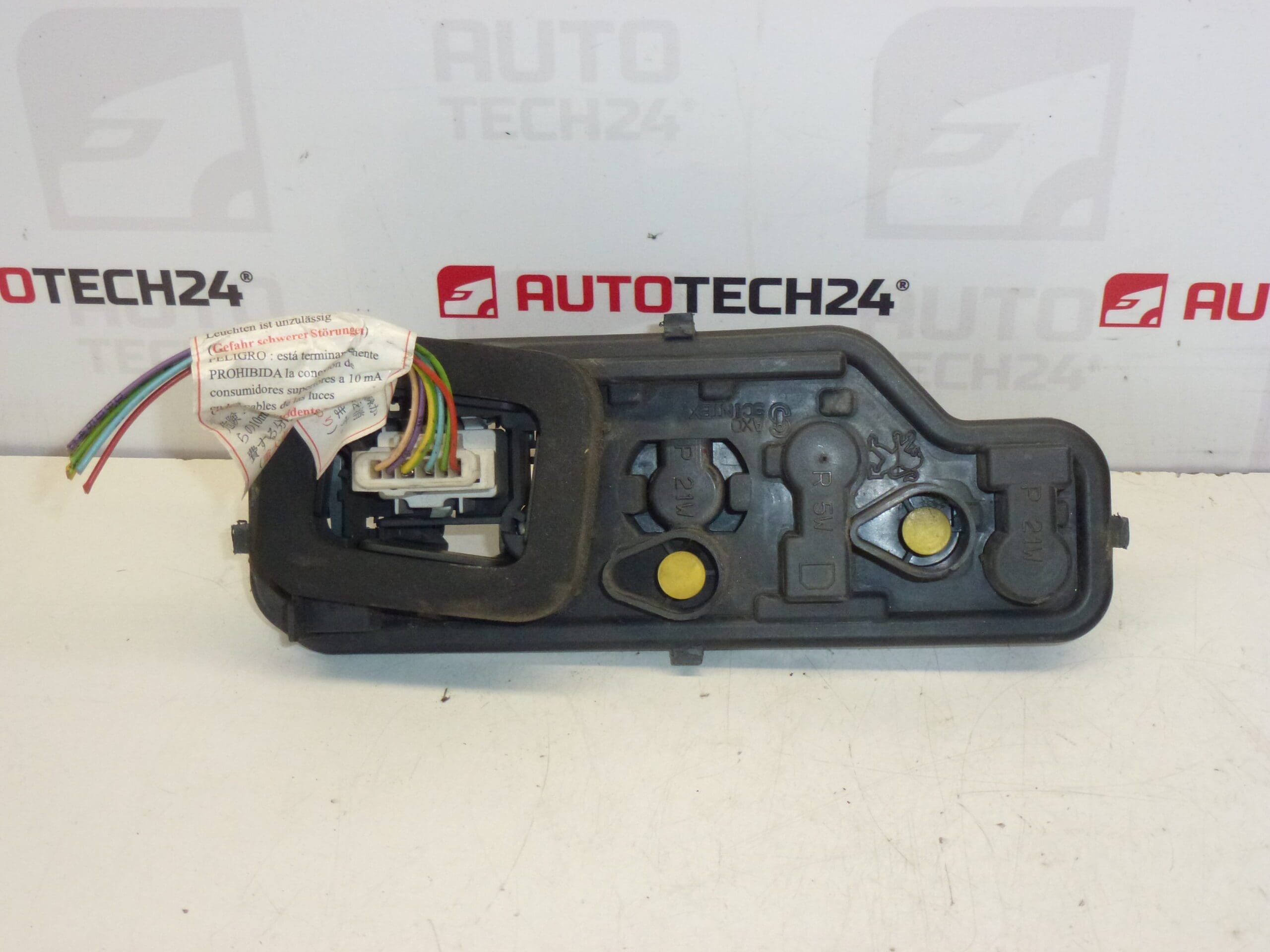 Soclu pentru lampă dreapta spate Peugeot 307 SW 6351X2 6351X3