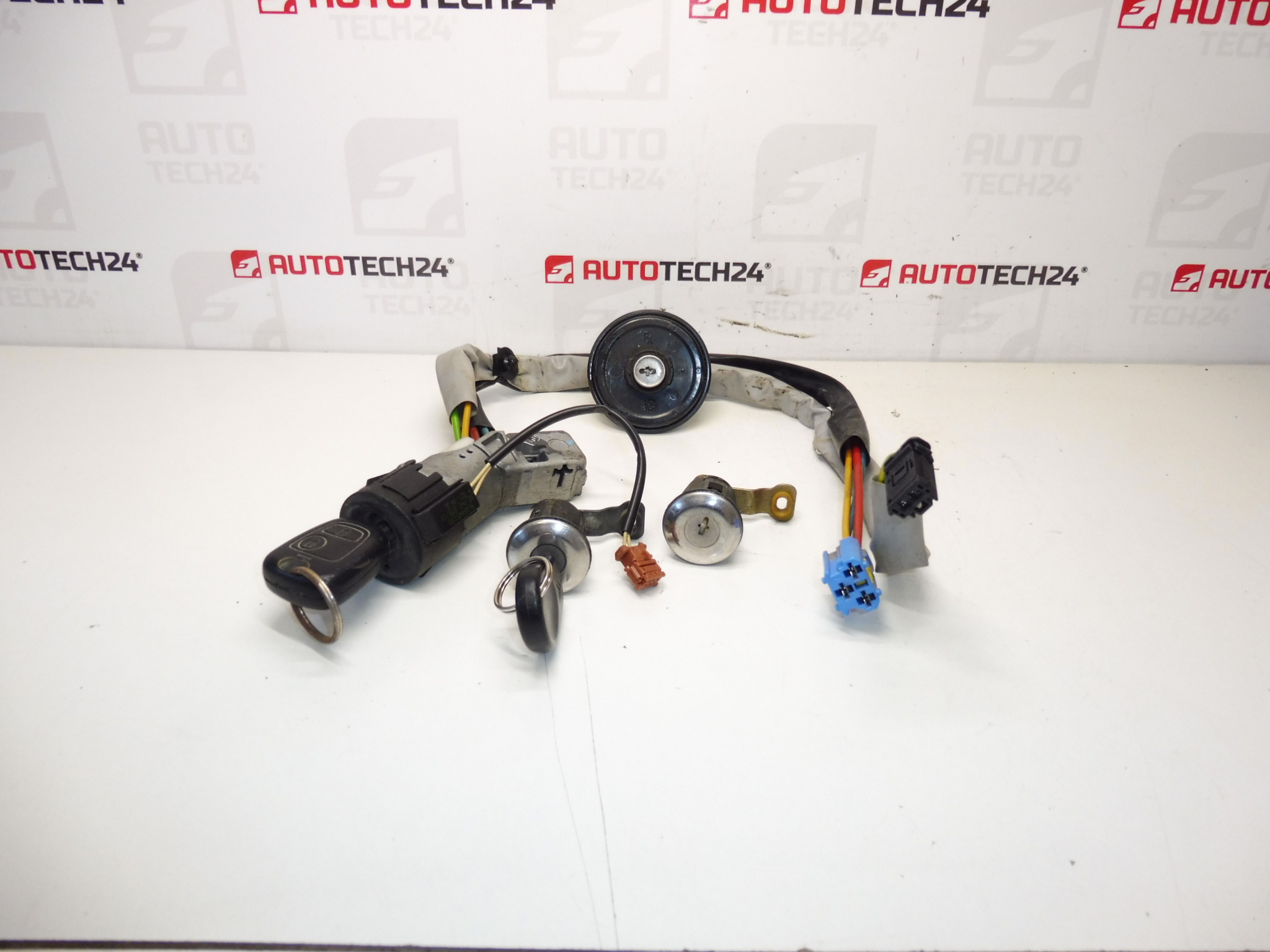 Set 2 chei si incuietori Citroën Berlingo II 4162CF 4162CH