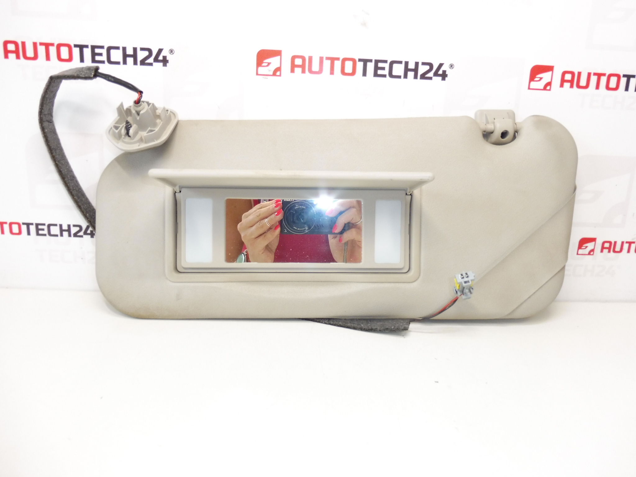 Parasolar stânga Citroën Peugeot 8143HS