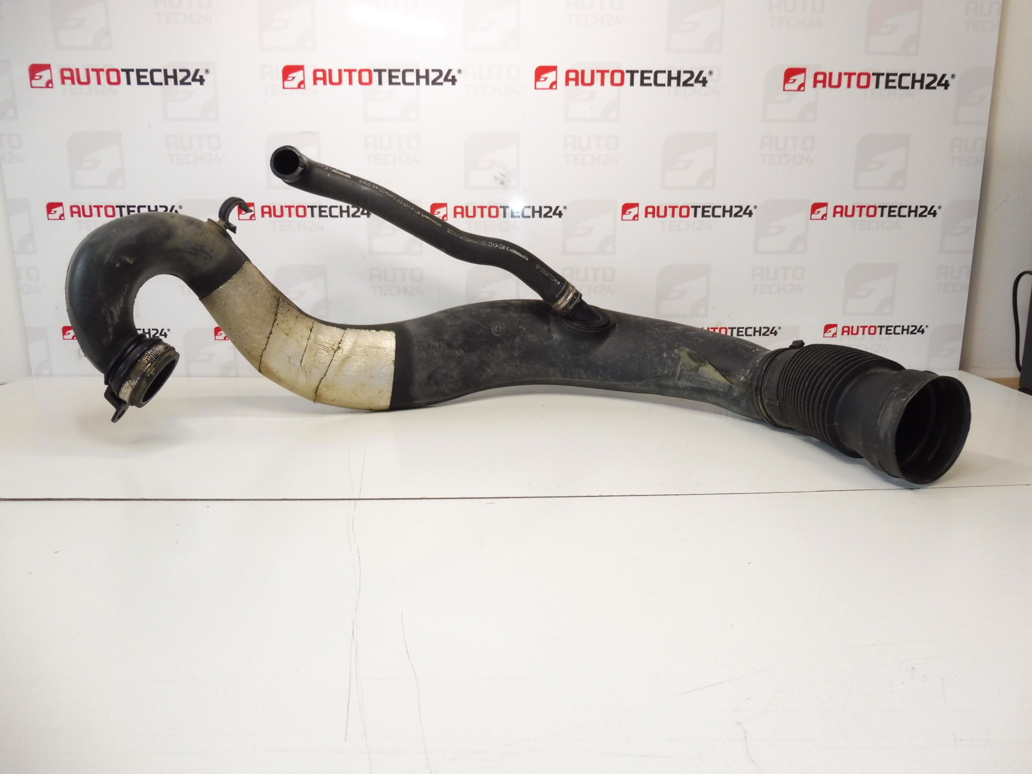 Conexiune aer Citroën Peugeot 2.2 HDI 9628792080 14248P