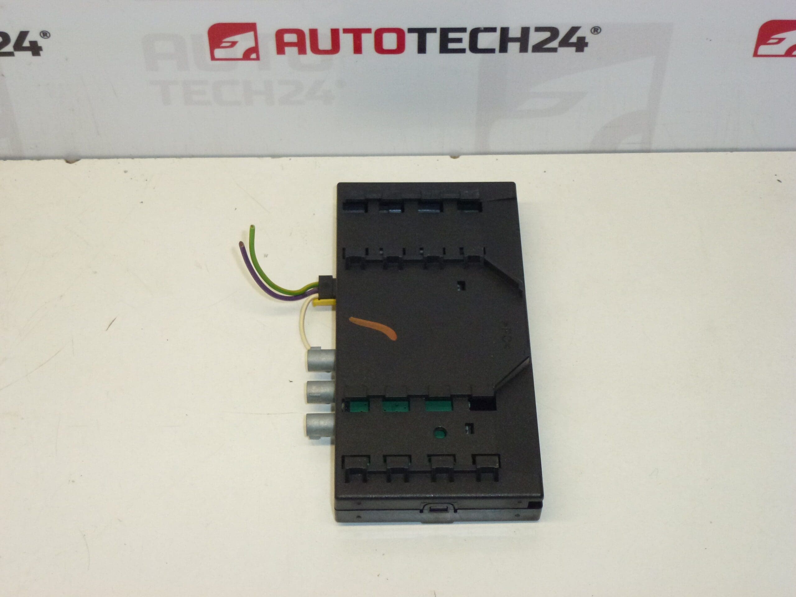 Unitate antena Citroën Peugeot 9655888380 6561EC