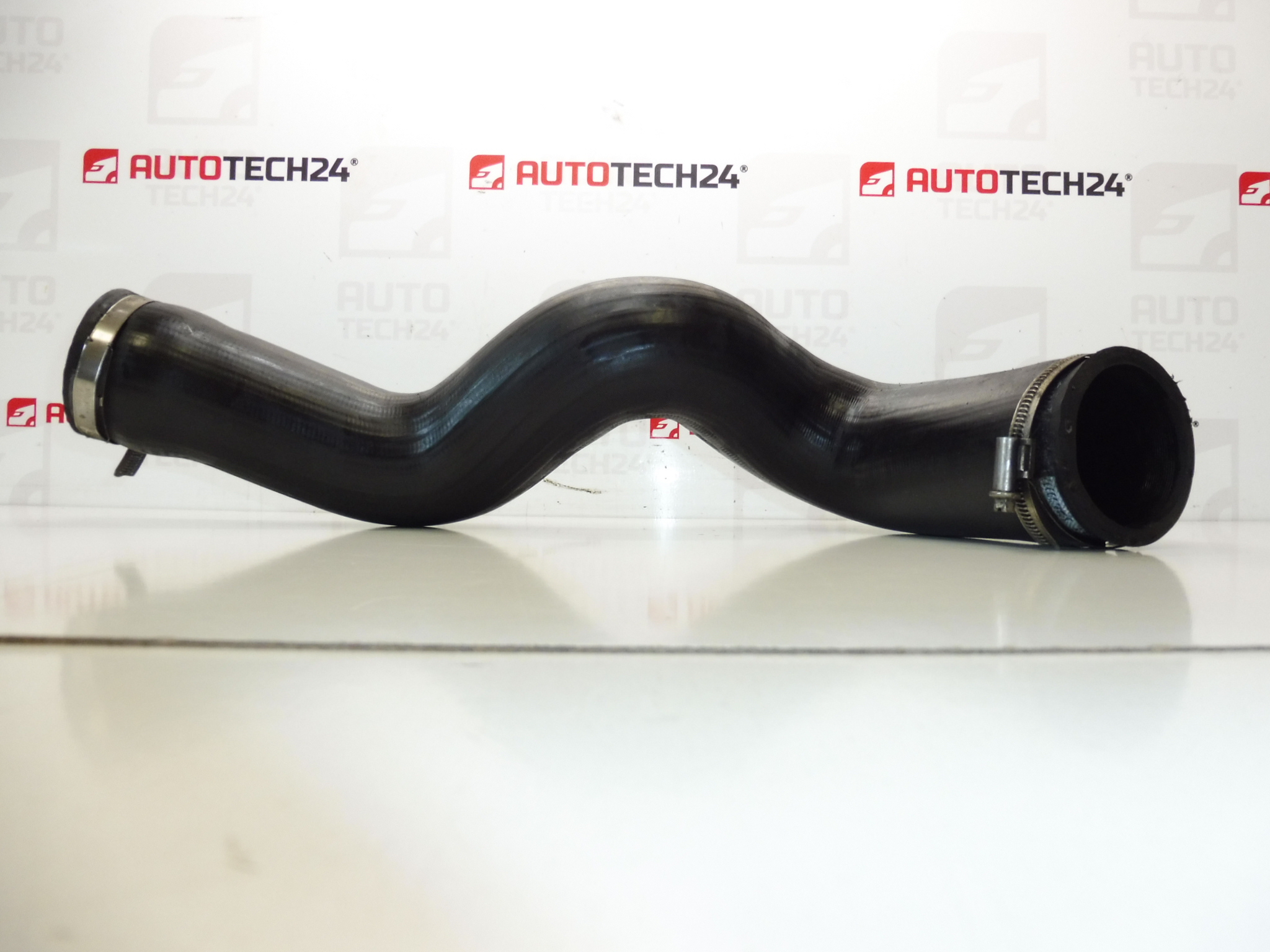 Conexiune aer pentru schimbător Citroën Peugeot 2.0 și 2.2 HDI 0382W8