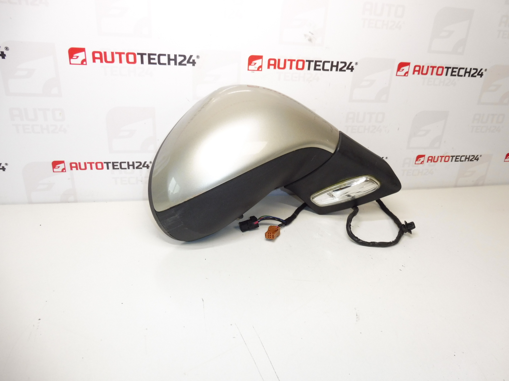 Oglinda dreapta Peugeot 207 ETSC 96806501XT 8149ZH