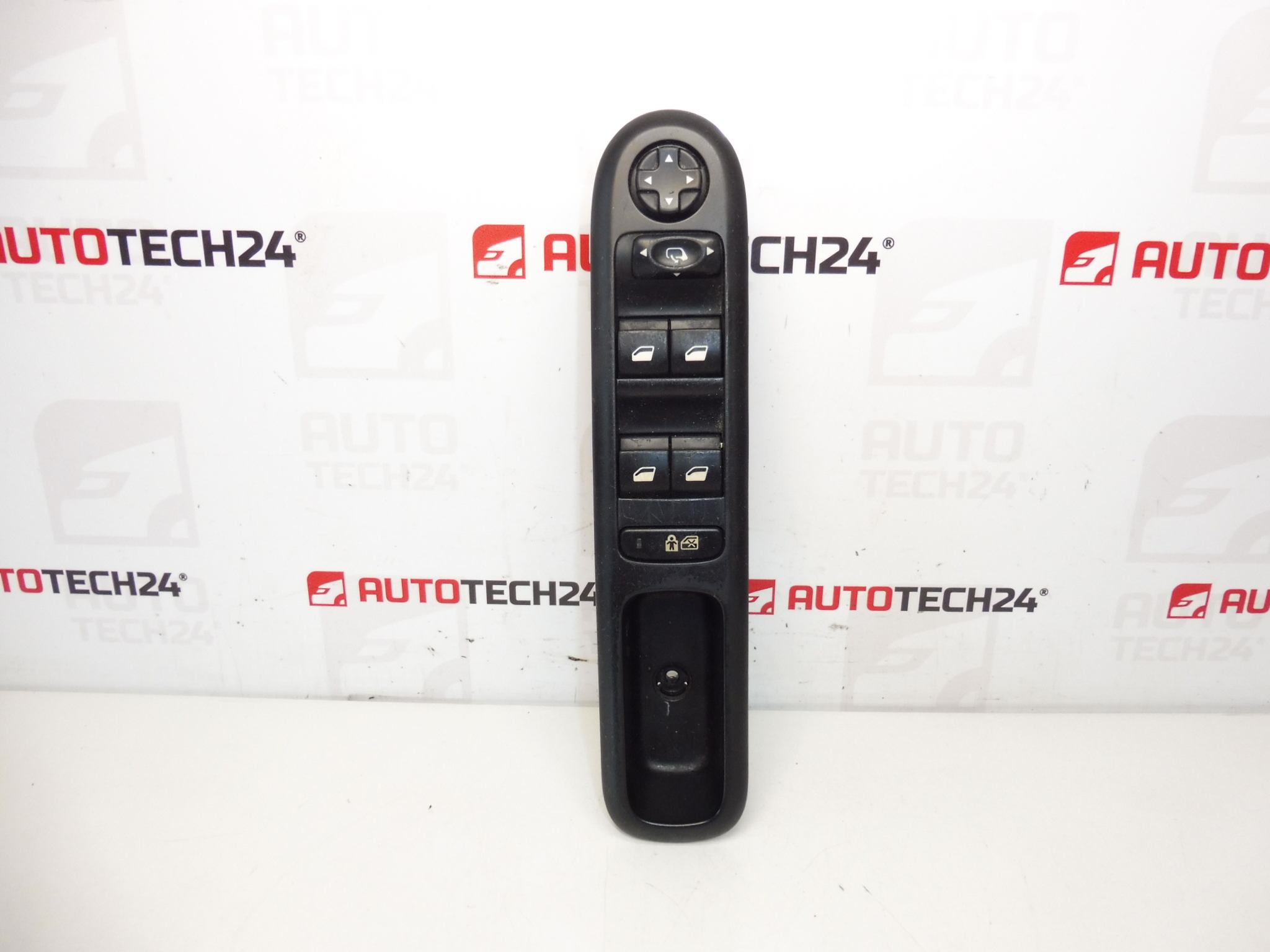 Comandă geamuri și oglinzi Peugeot 3008 și 5008 96650621ZD 6490X6