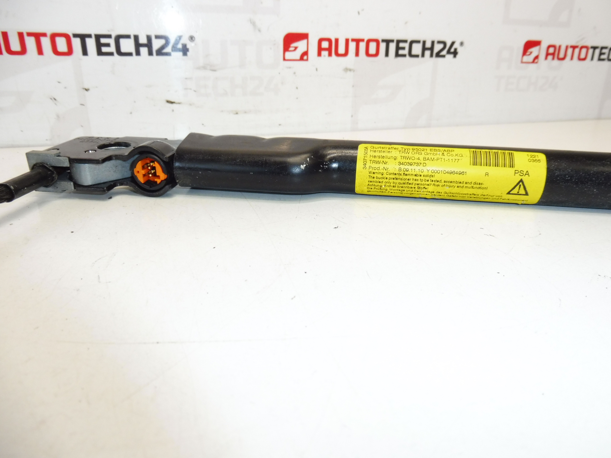 Peugeot 3008 5008 Clema centura dreapta 34039737 8975CP