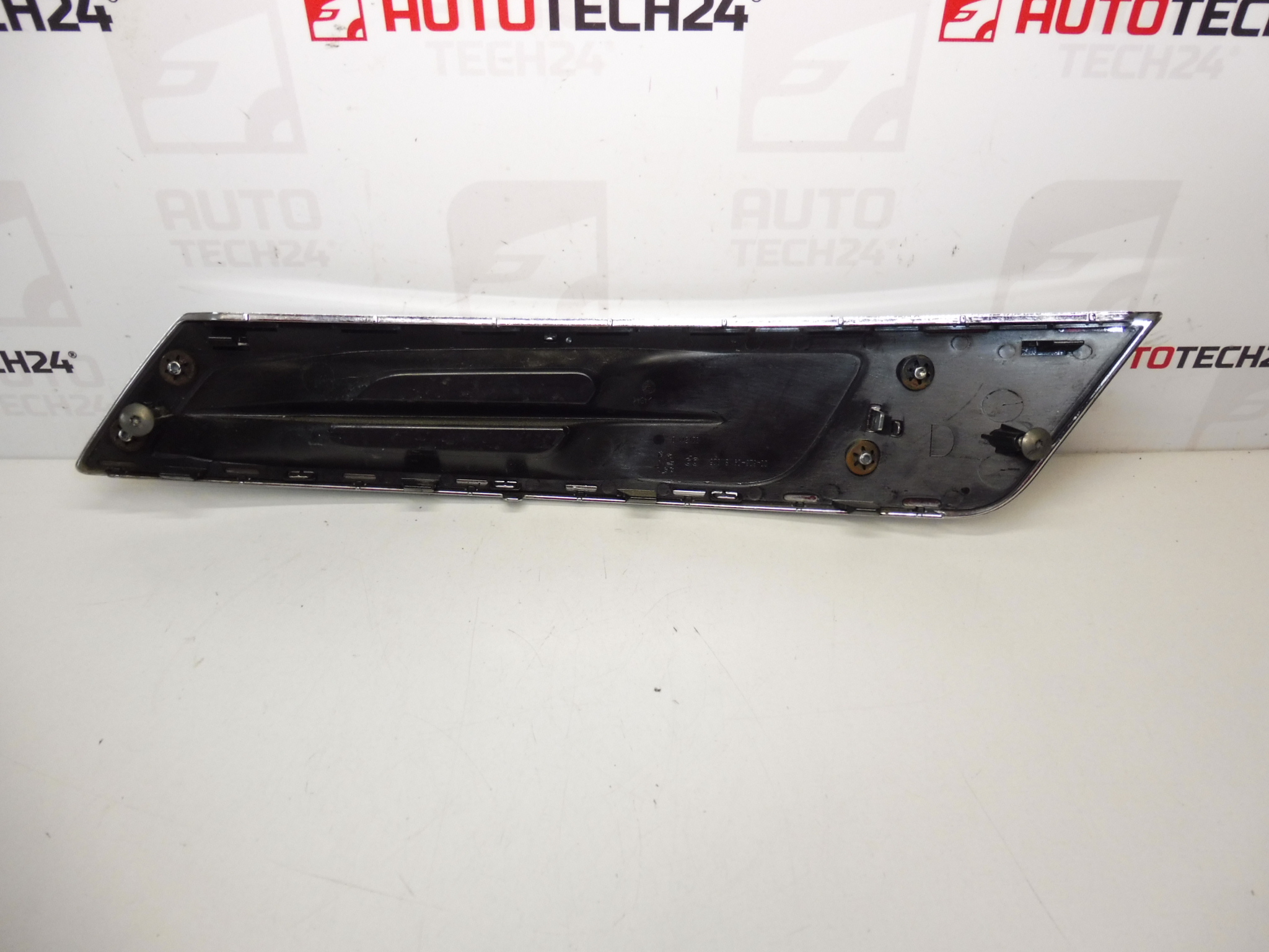 Banda far dreapta Peugeot 5008 021311 745308