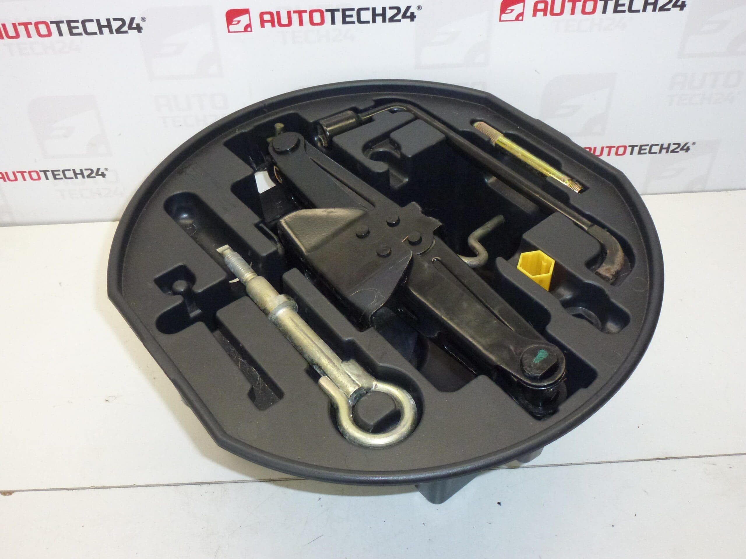 Instrument, pârghie, cheie, inel de remorcare Peugeot 307 673687 672594 671739 674416