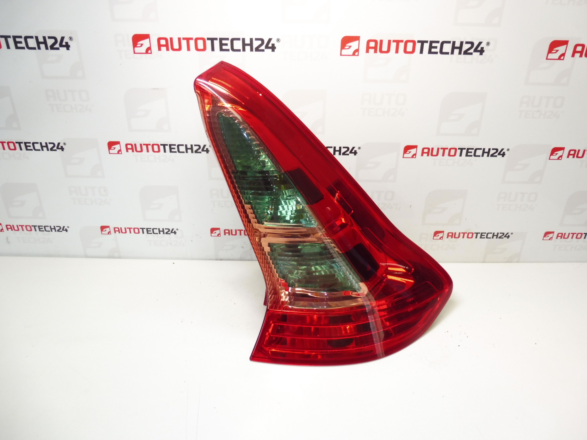Lampa spate dreapta Citroën C4 3dv 9646801677 6351T6