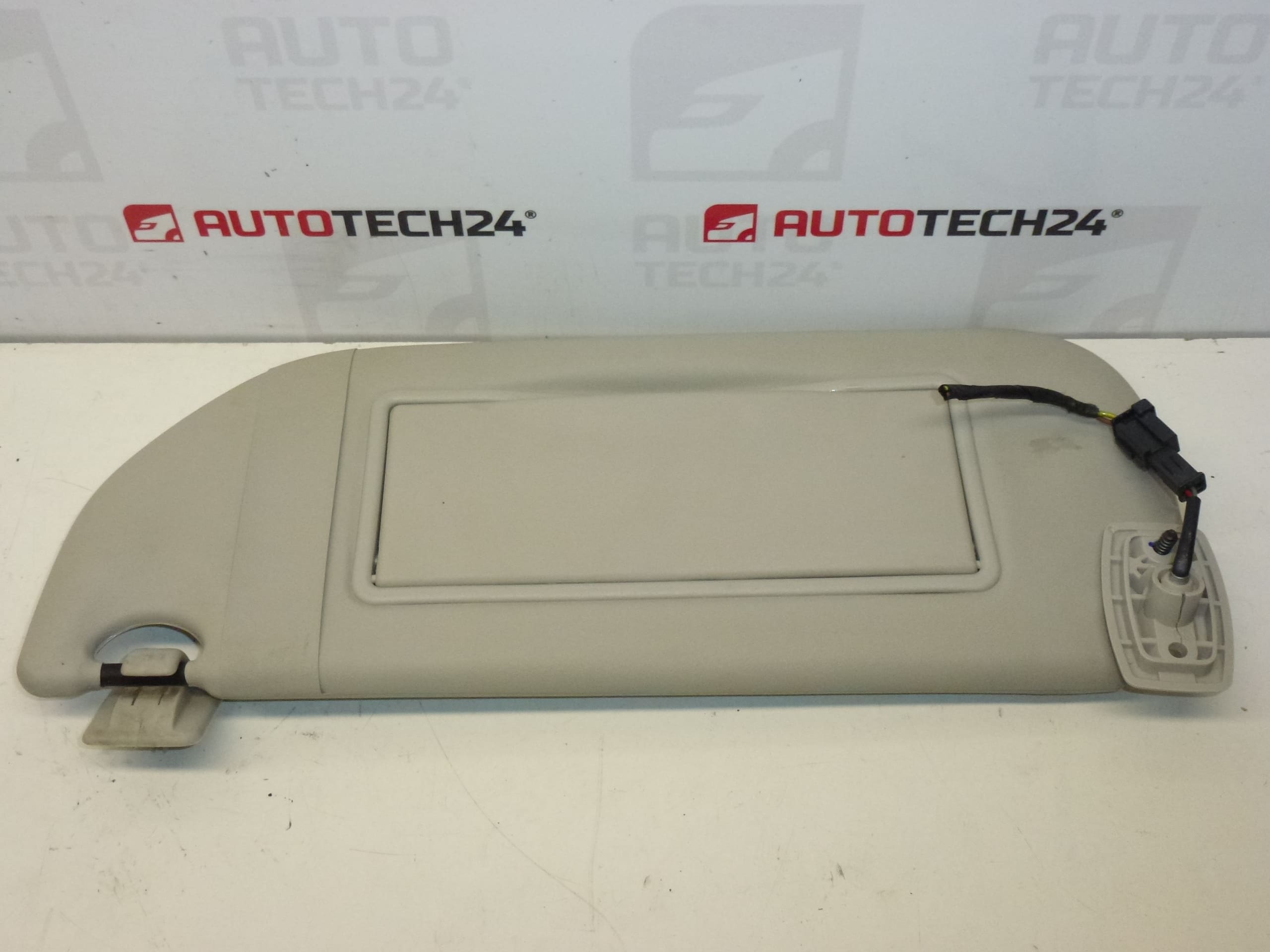 Iluminare parasolar Citroën C2 C3 - stanga 8143KN