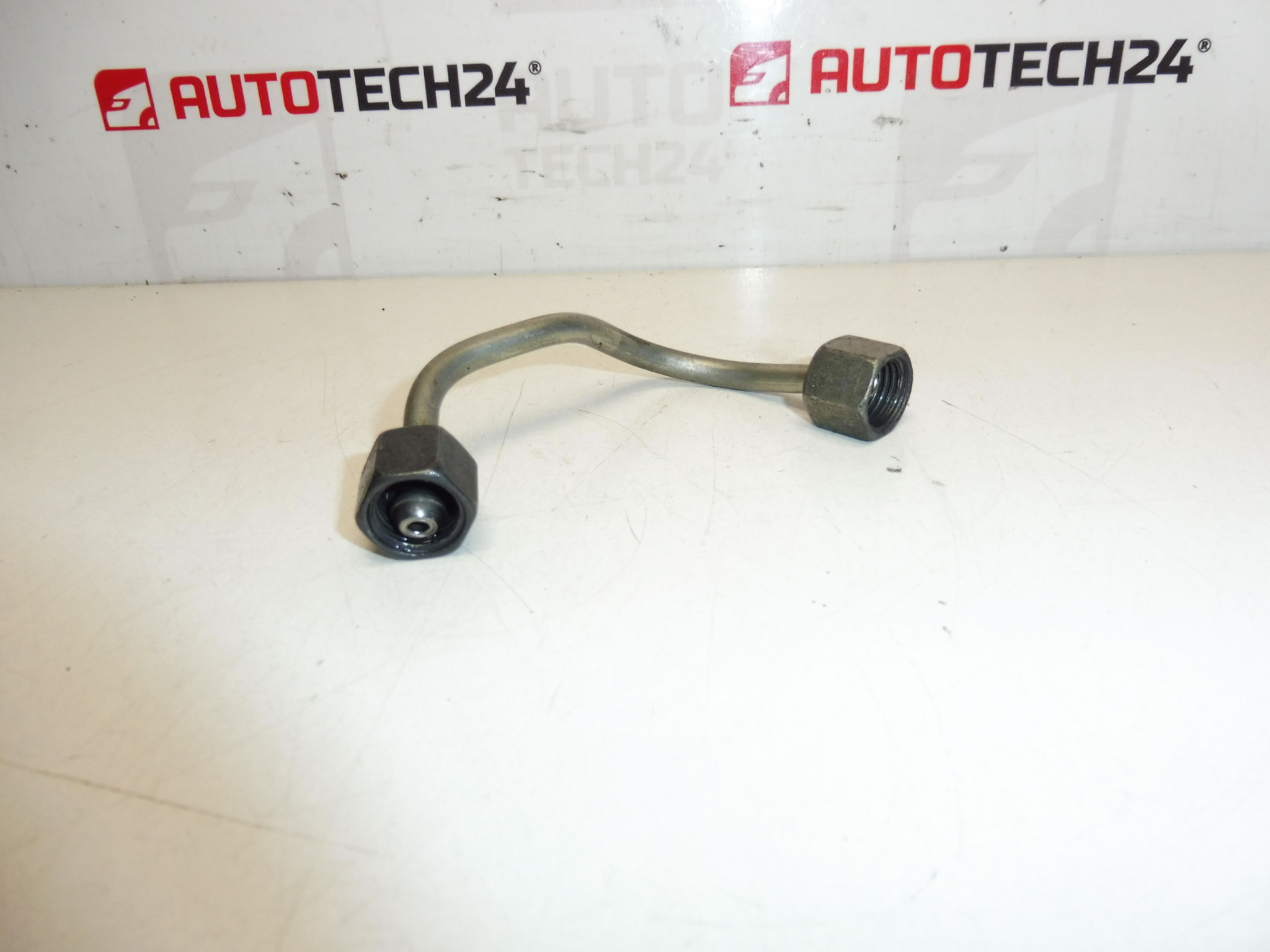Conducta de alimentare al treilea injector Citroën Peugeot 9811737680