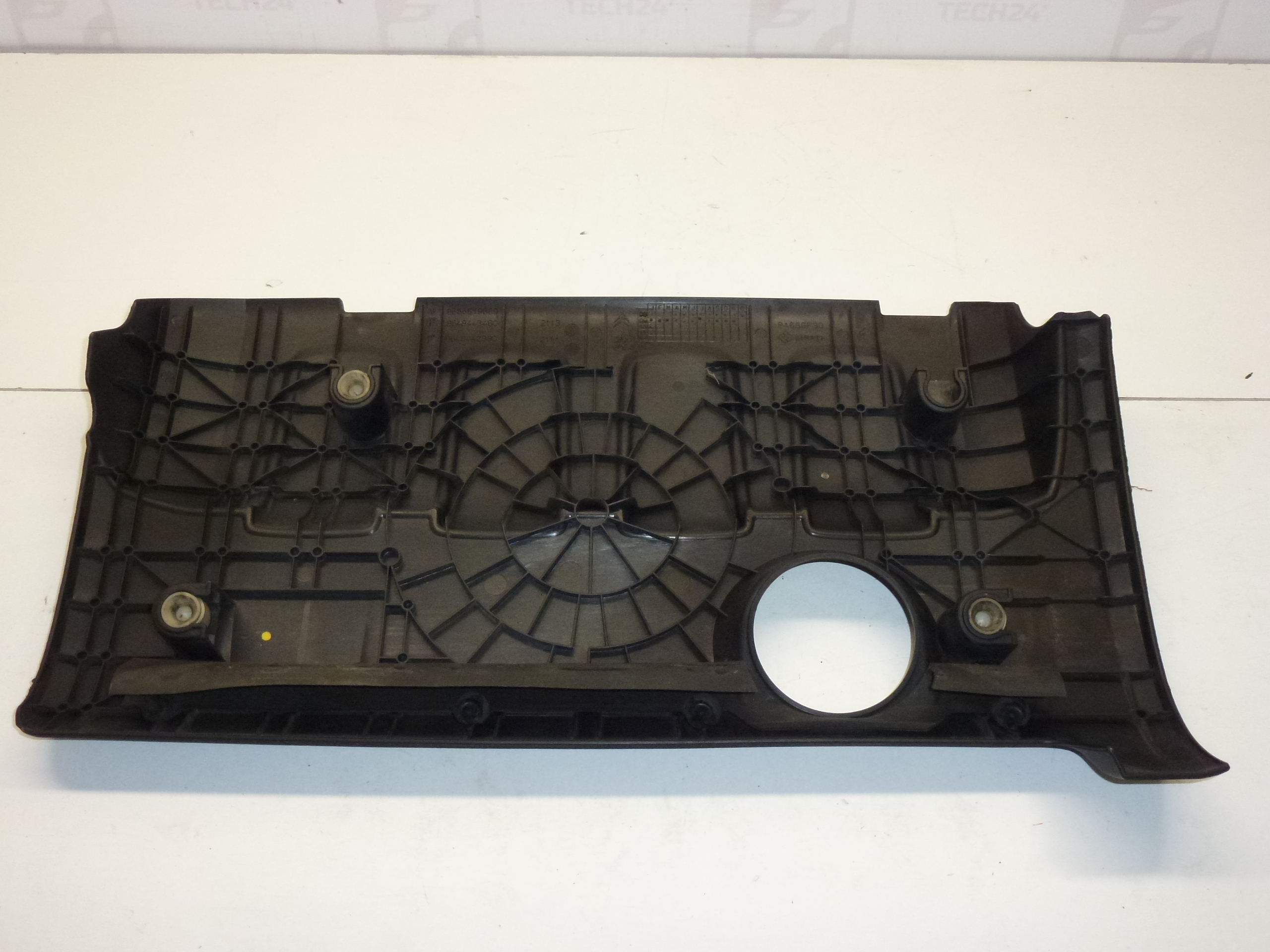 Capac motor 1.4 16V KFU Peugeot 9686619880 0137E0