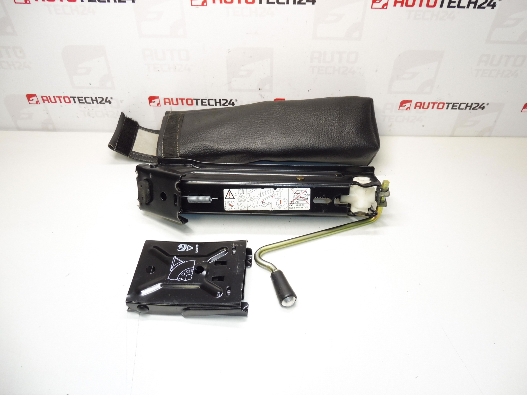 Cheie scule, inel de remorcare Peugeot 206 CC 670150 672585 671734