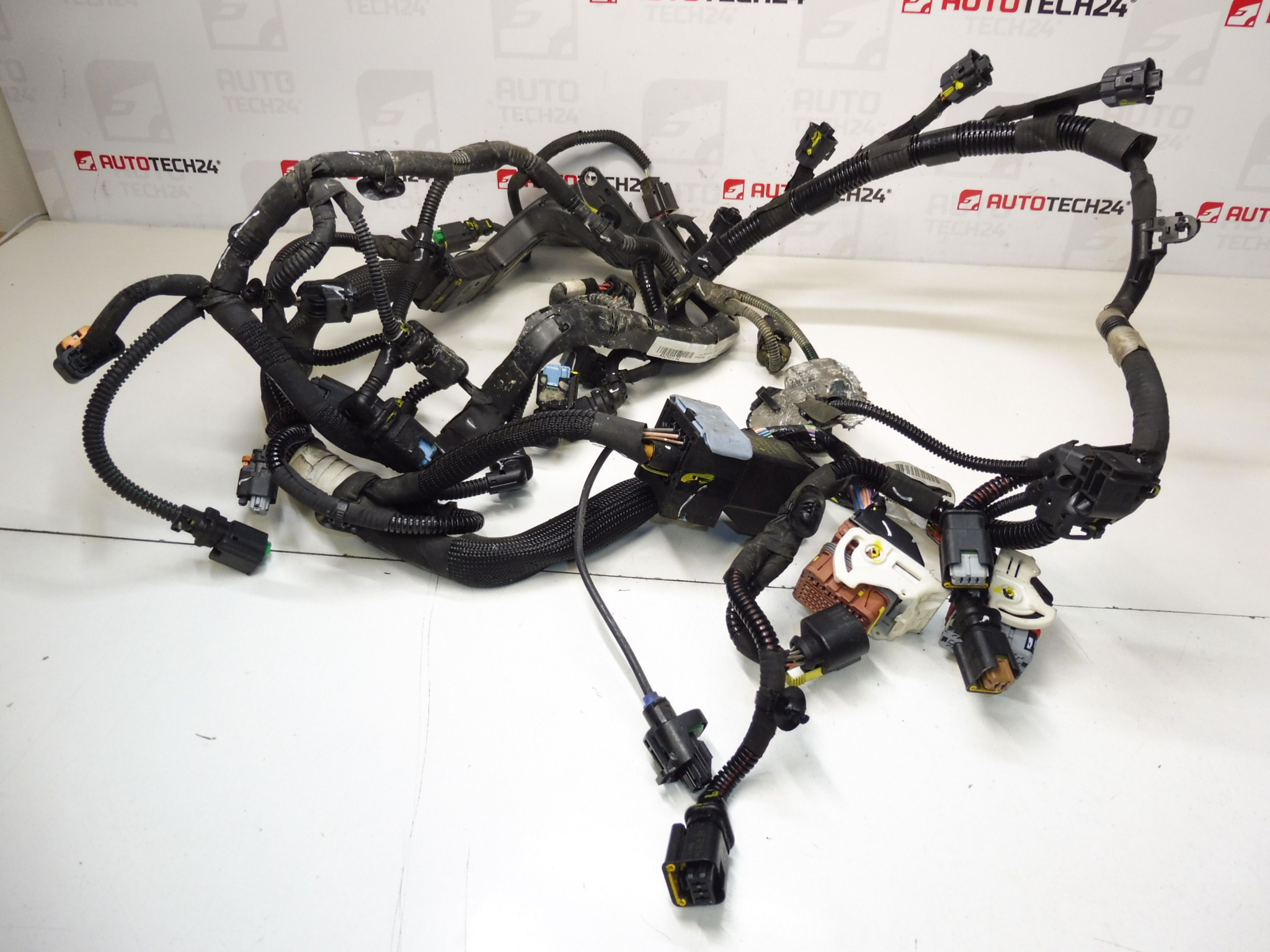 Ansamblu motor principal Citroën Peugeot 1.6 HDI 9803029180 9678305680