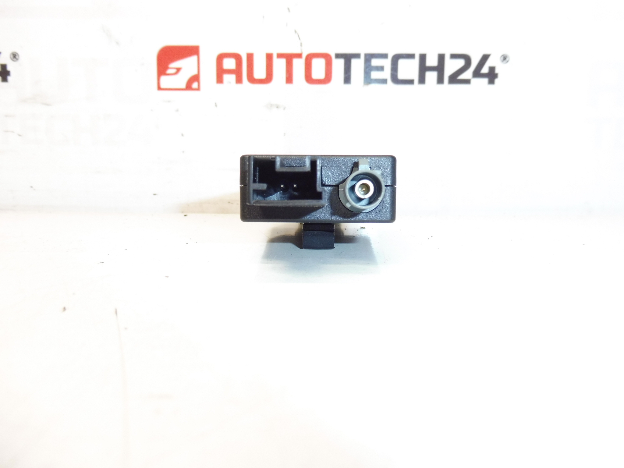 Adaptor de impedanță Citroën C4 II B7 și DS4 9666030380 658777